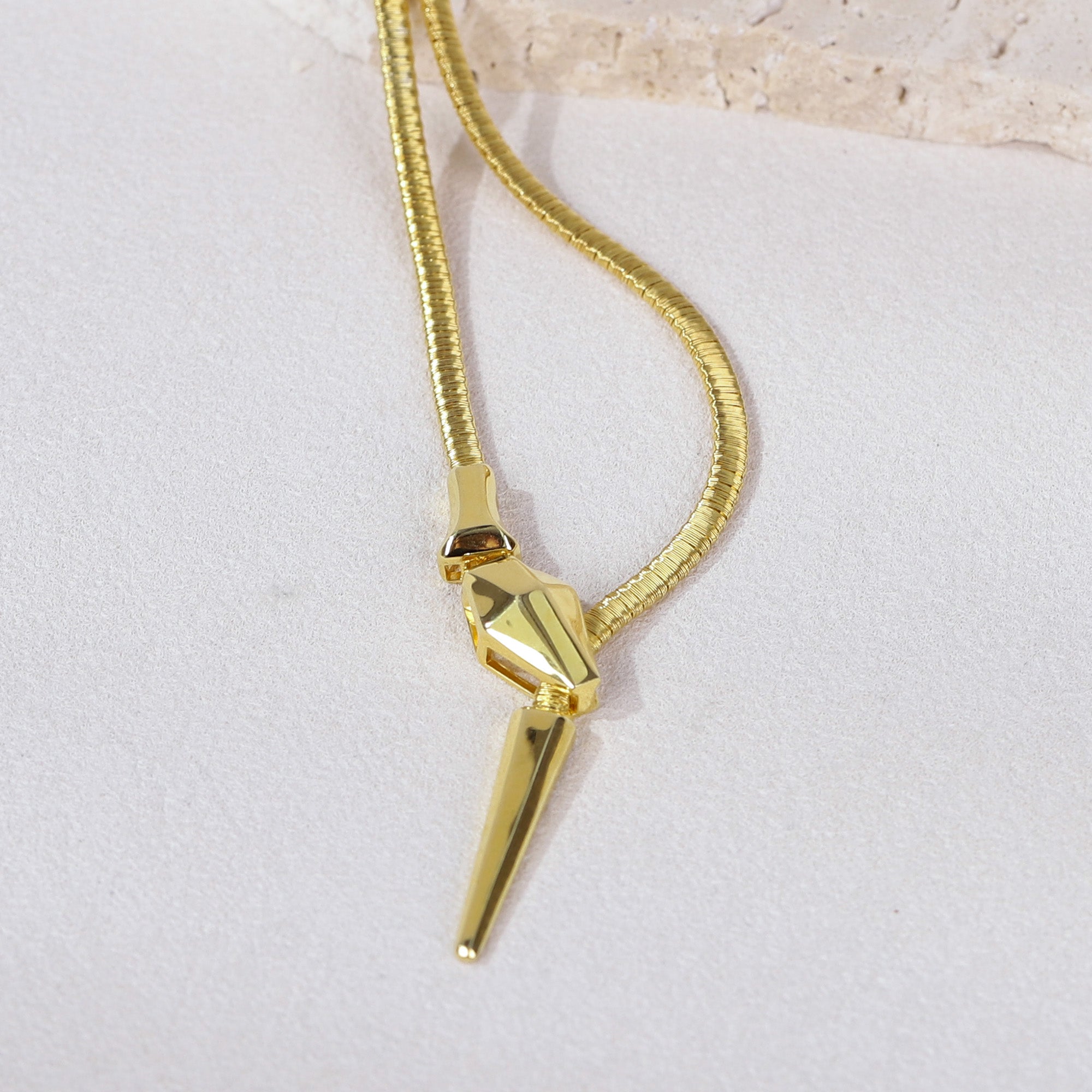 BLOOMVERE ORIENTAL SERPENT NECKLACE (GOLD)