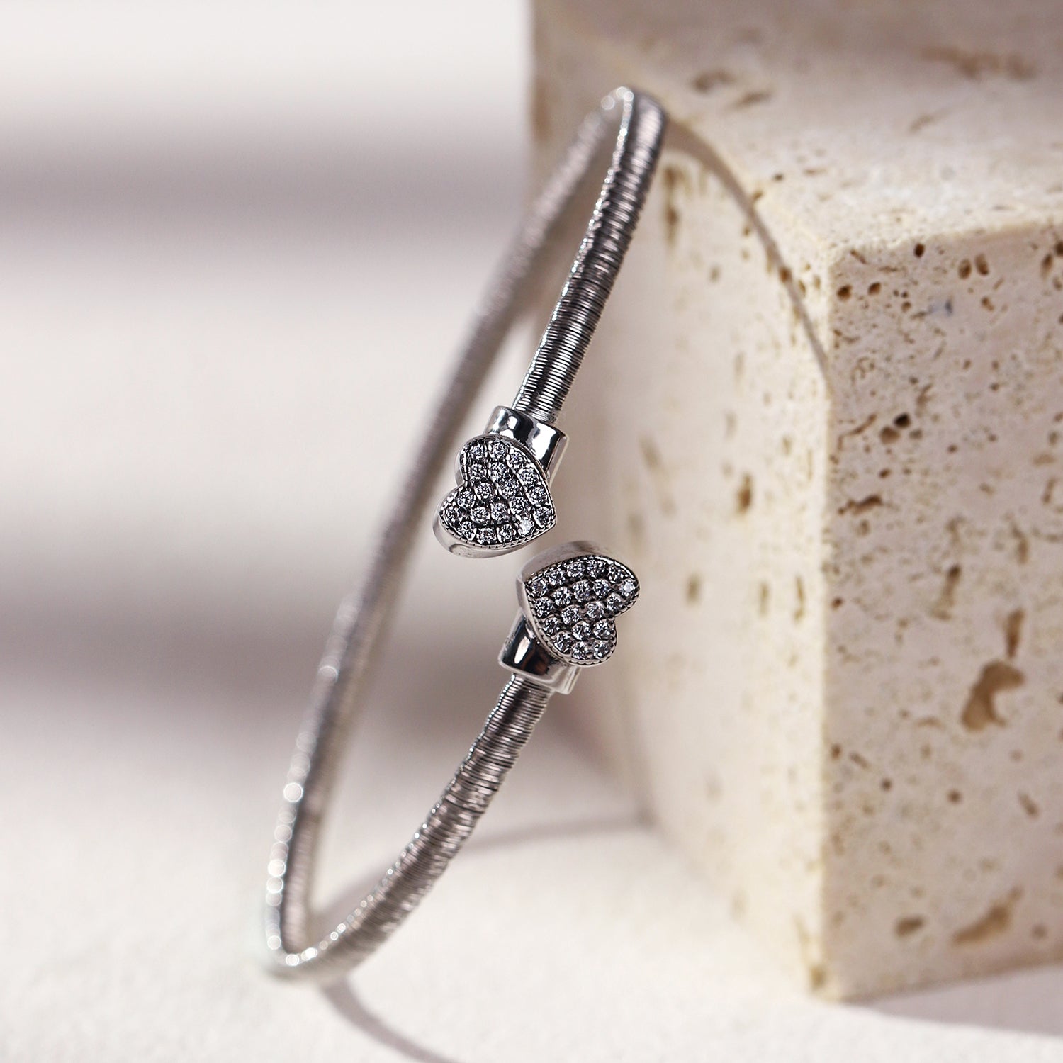 BLOOMVERE ADJUSTABLE HEART BANGLE