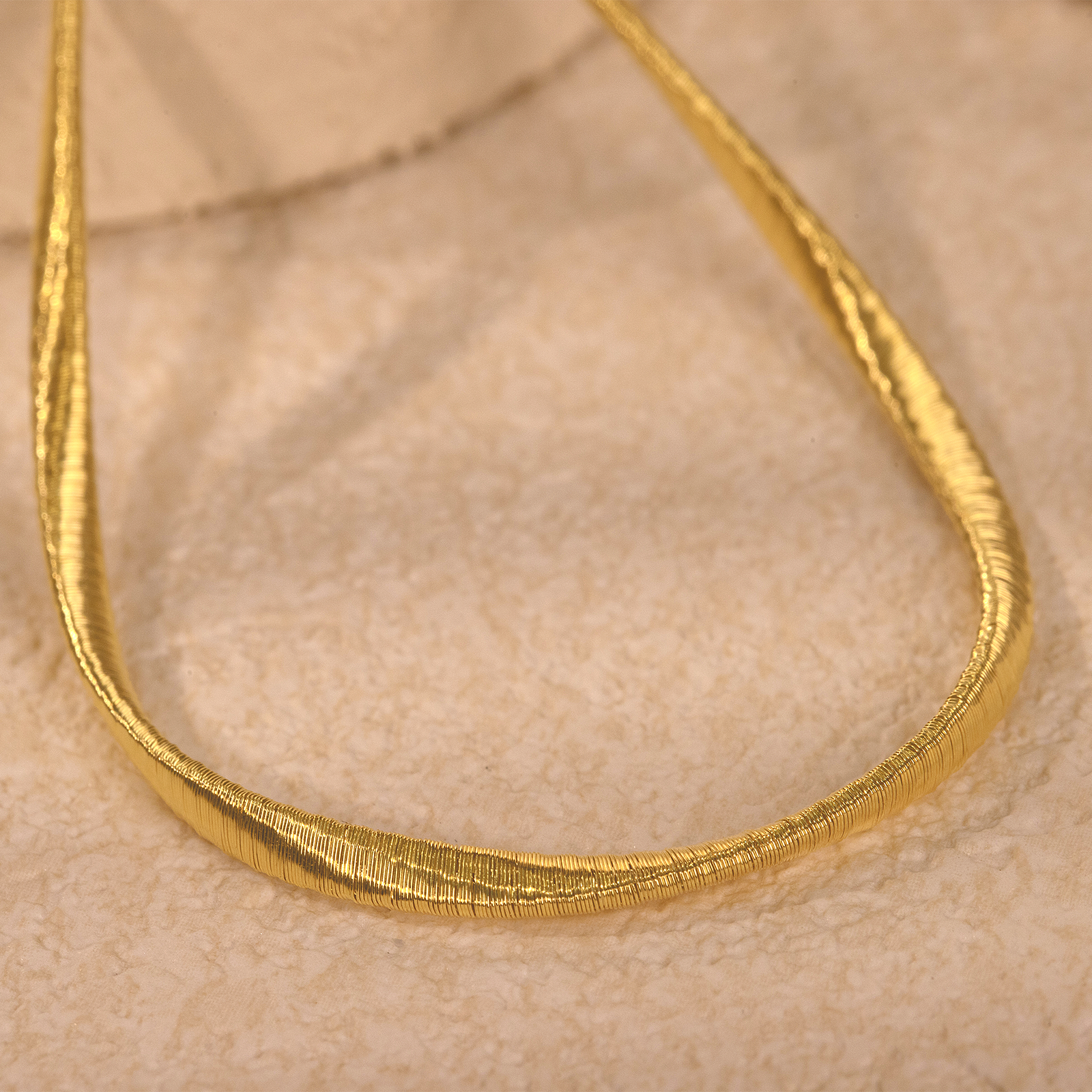 BLOOMVERE TWISTED NECKLACE