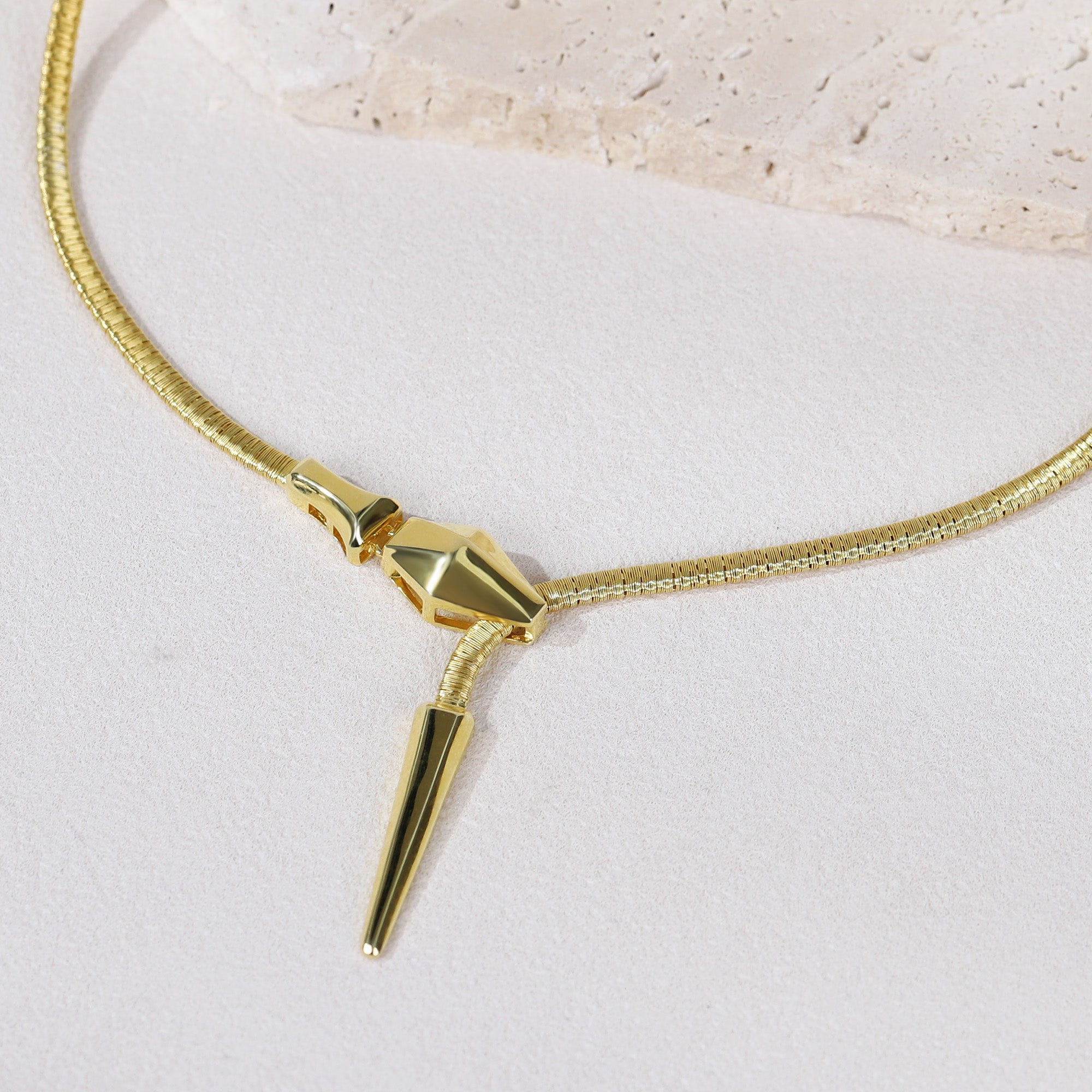 BLOOMVERE ORIENTAL SERPENT NECKLACE (GOLD)