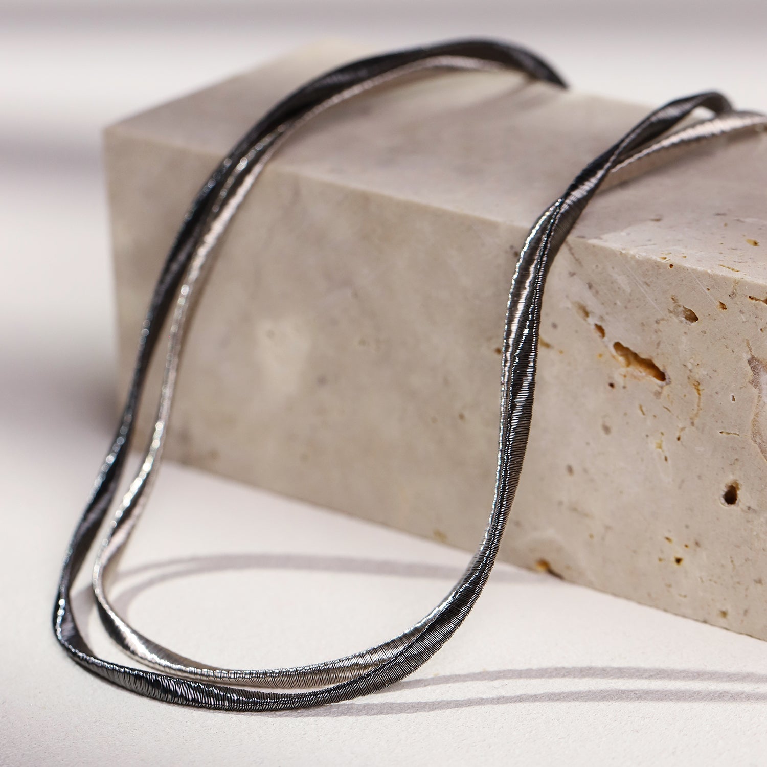 BLOOMVERE 2-STRAND COIL NECKLACE