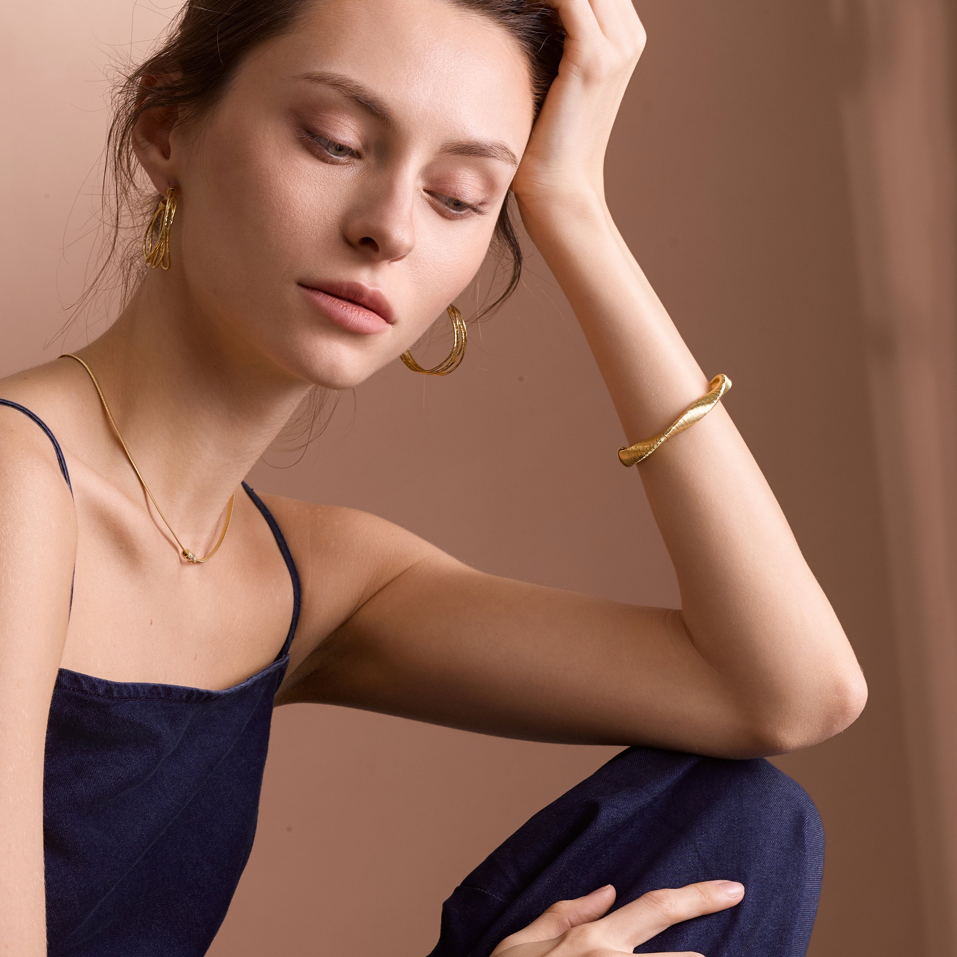 BLOOMVERE ADJUSTABLE TWISTED BANGLE