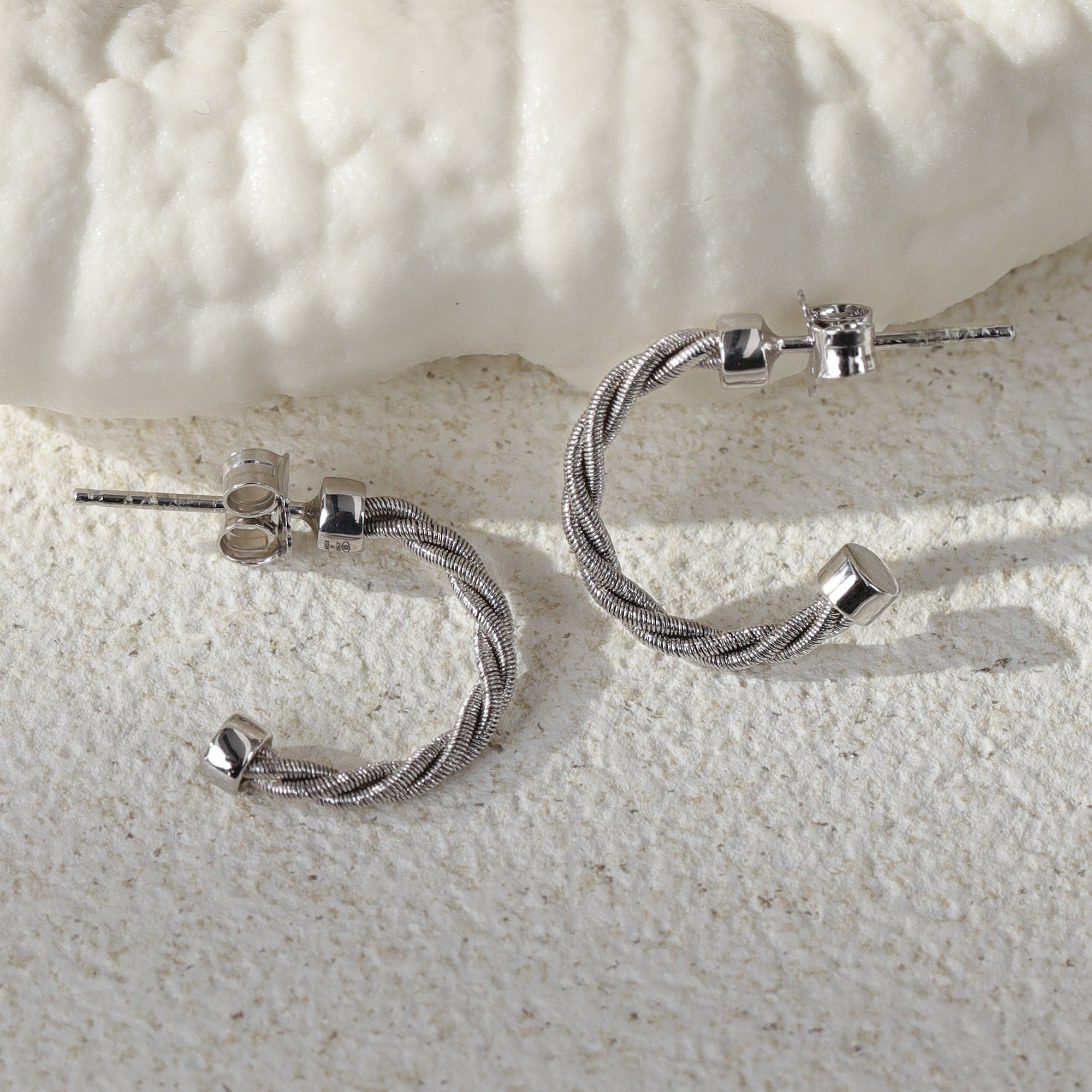 BLOOMVERE TWIST ROPE EARRINGS (SILVER)
