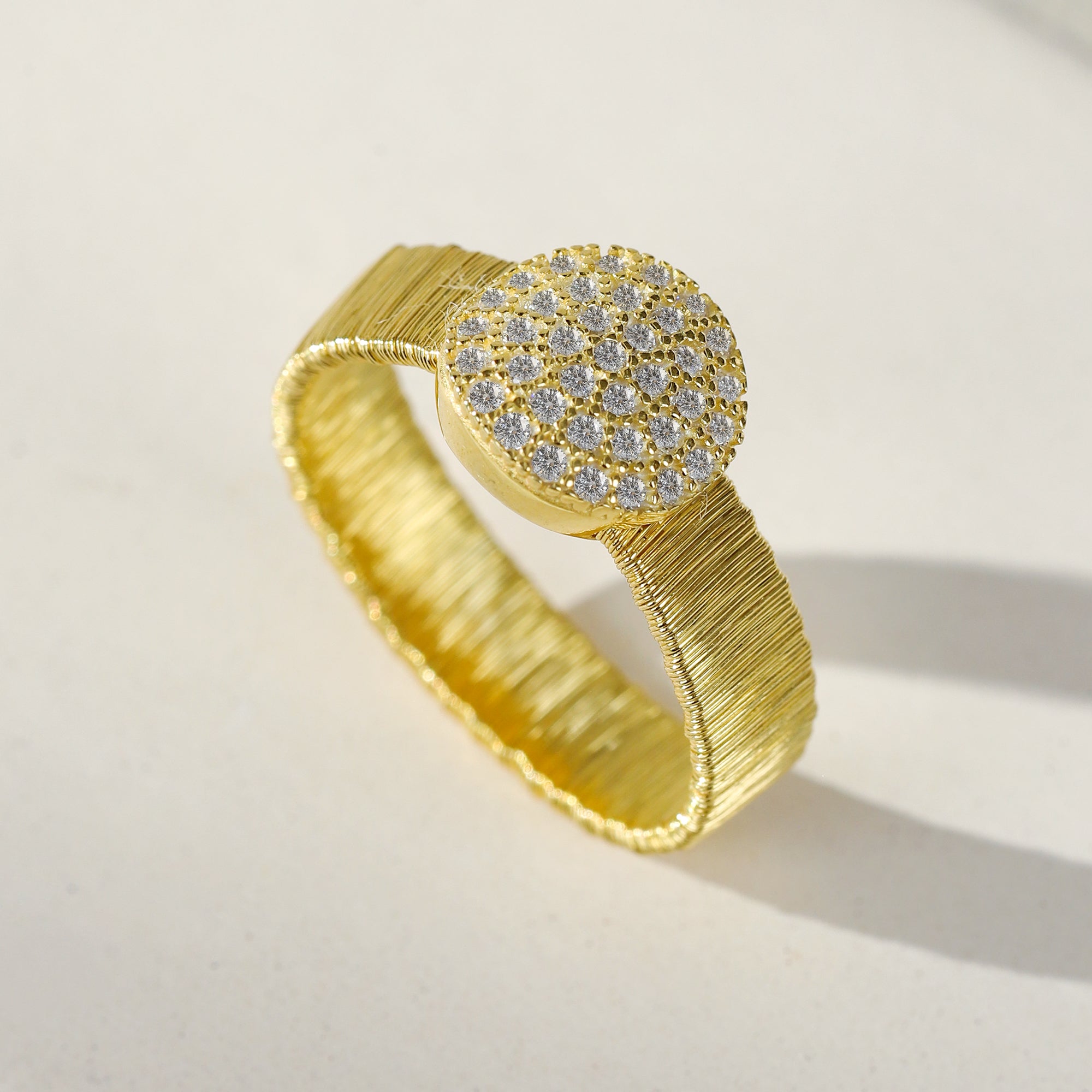 BLOOMVERE BRUSHED HAMMERED DIAMOND OVAL RING (GOLD)