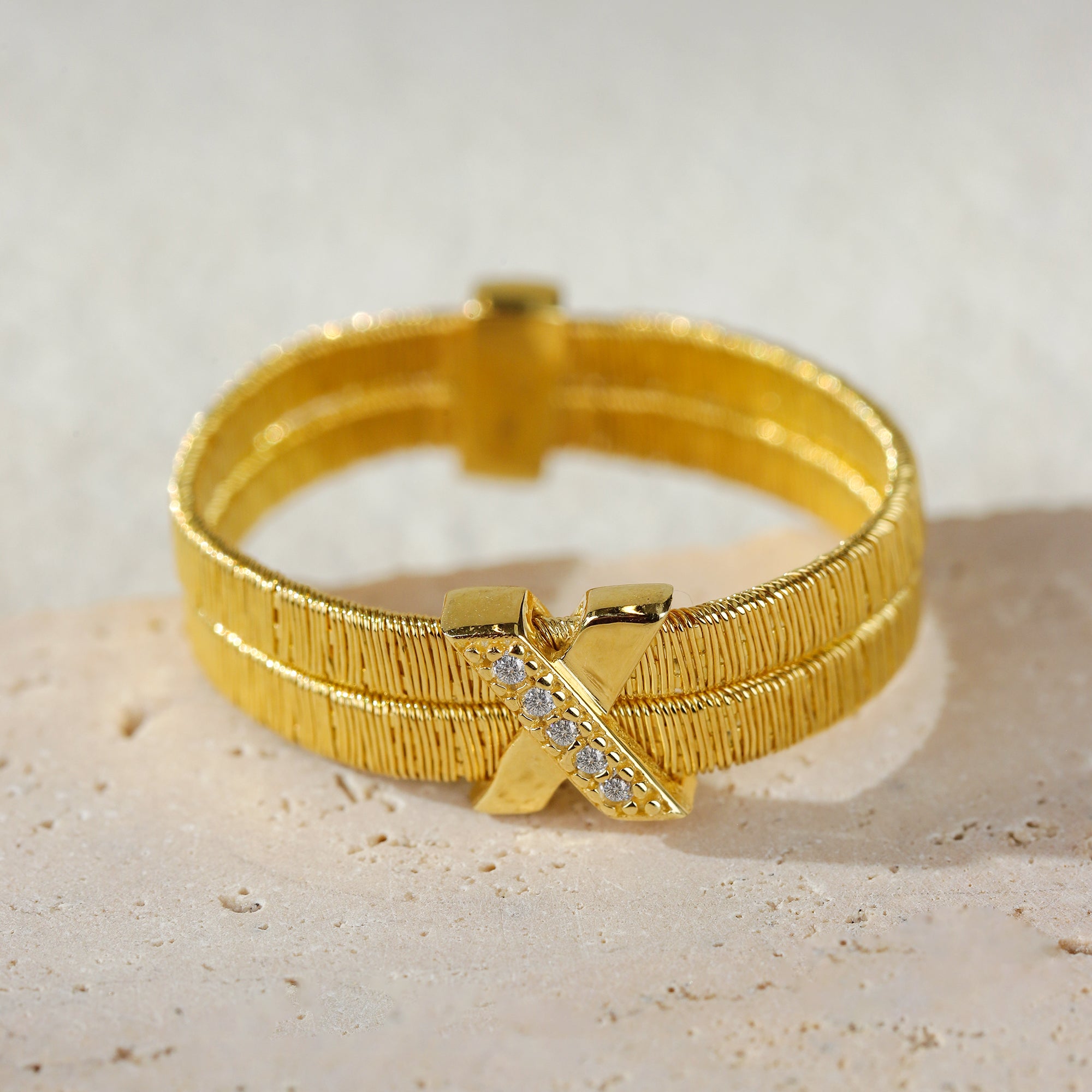 BLOOMVERE WIDE SHINY DIAMOND RING (GOLD)