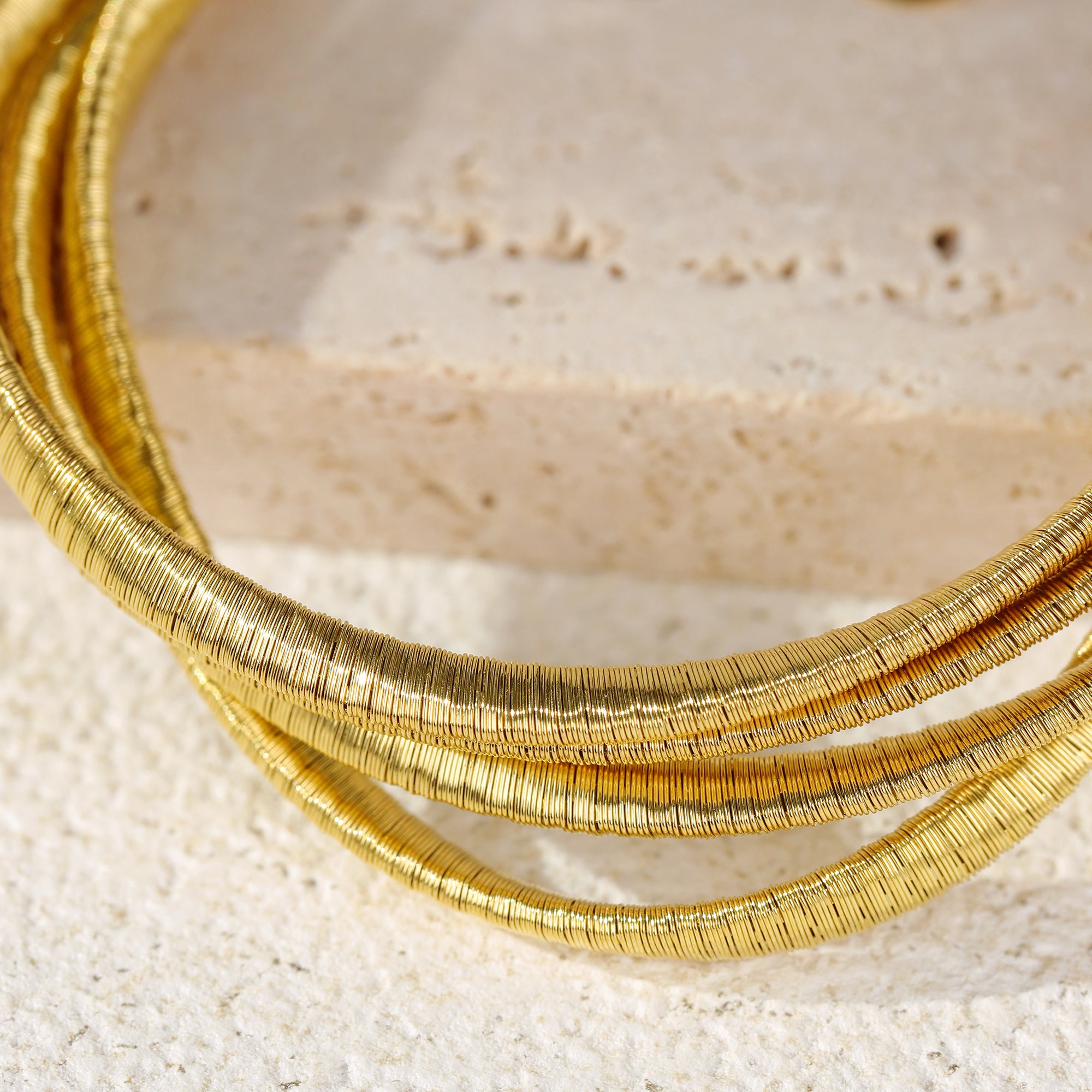 BLOOMVERE THREE-LAYER SIMPLE BRACELET