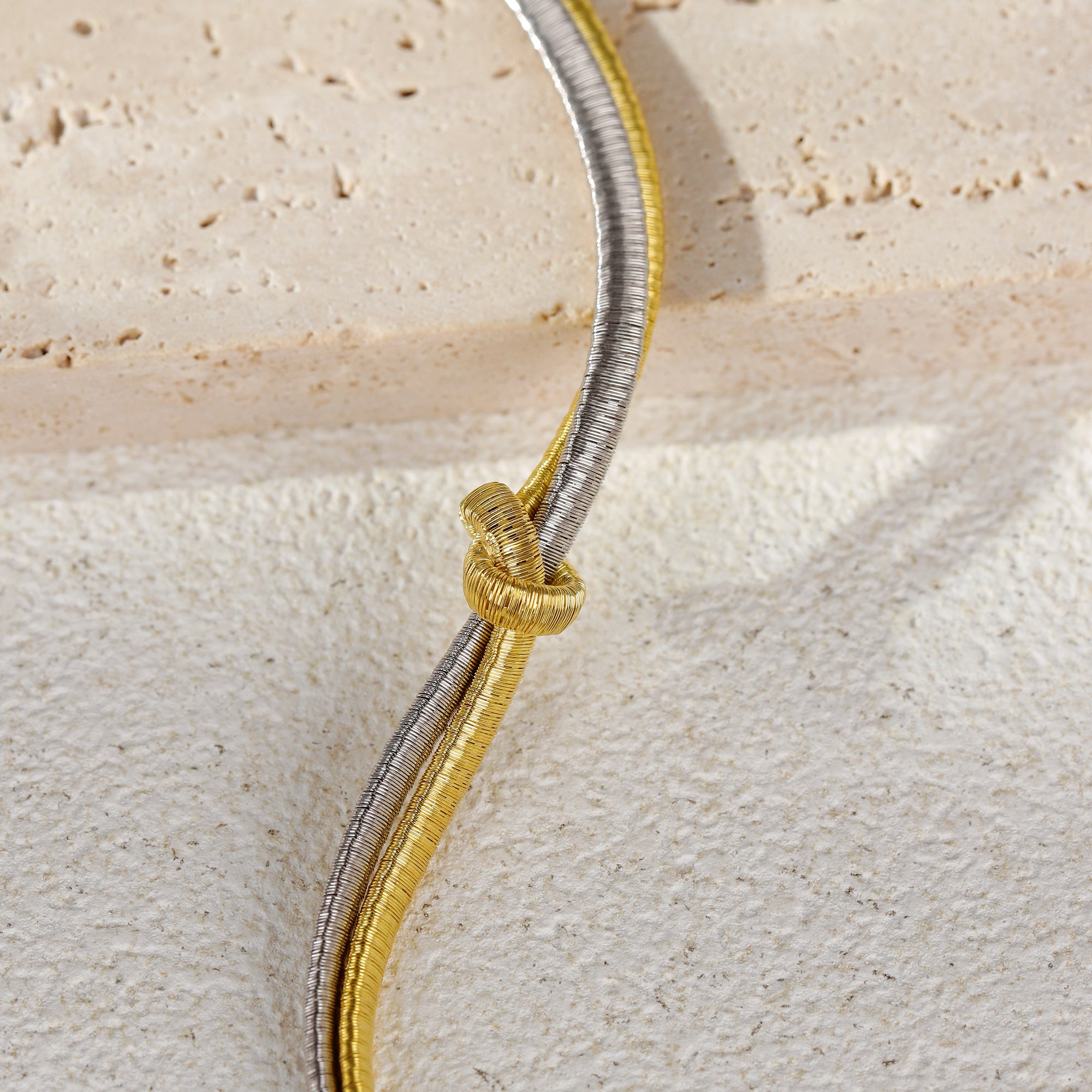 BLOOMVERE TWO-TIER WOVEN KNOT BRACELET (GOLD)