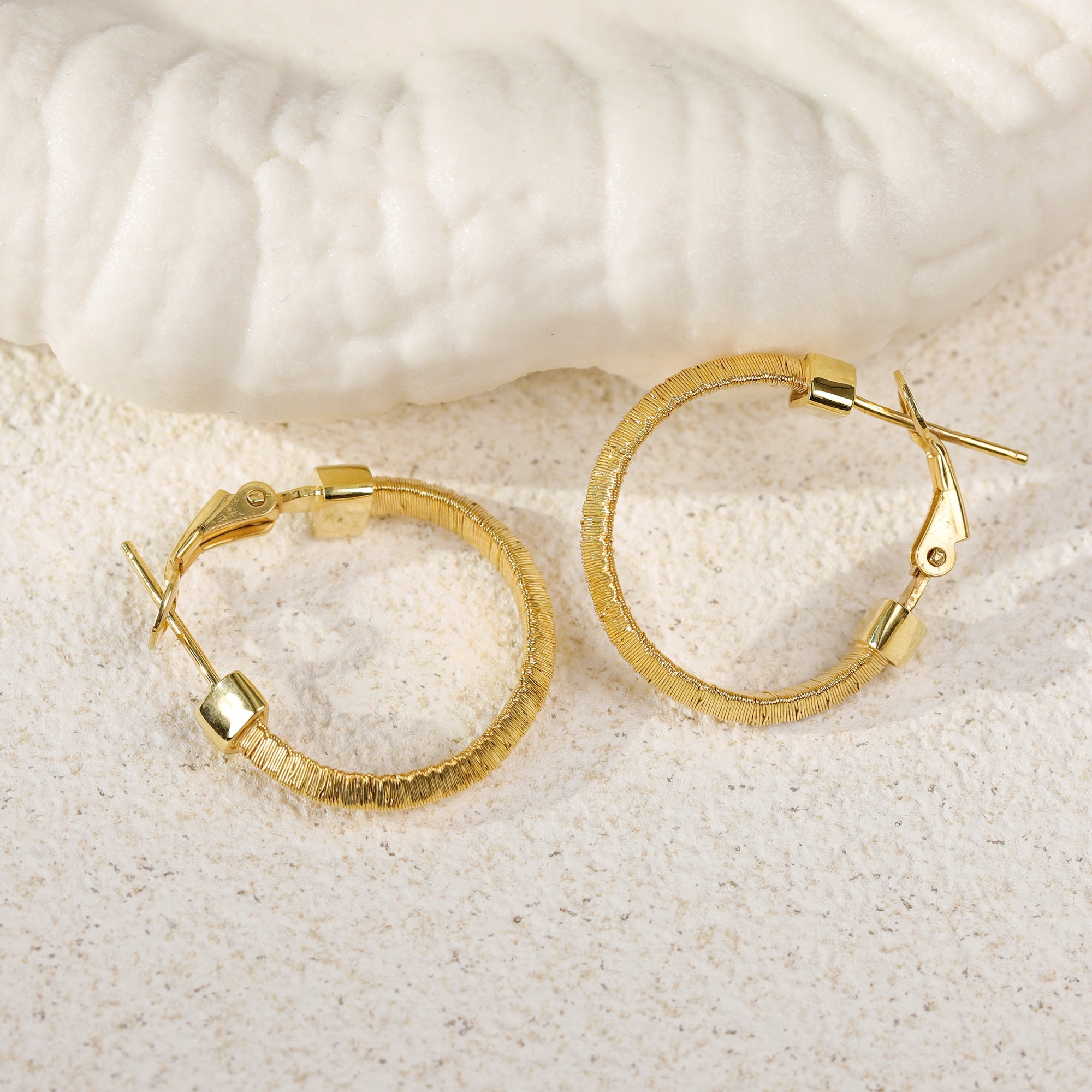 BLOOMVERE TWISTED EARRINGS (GOLD)