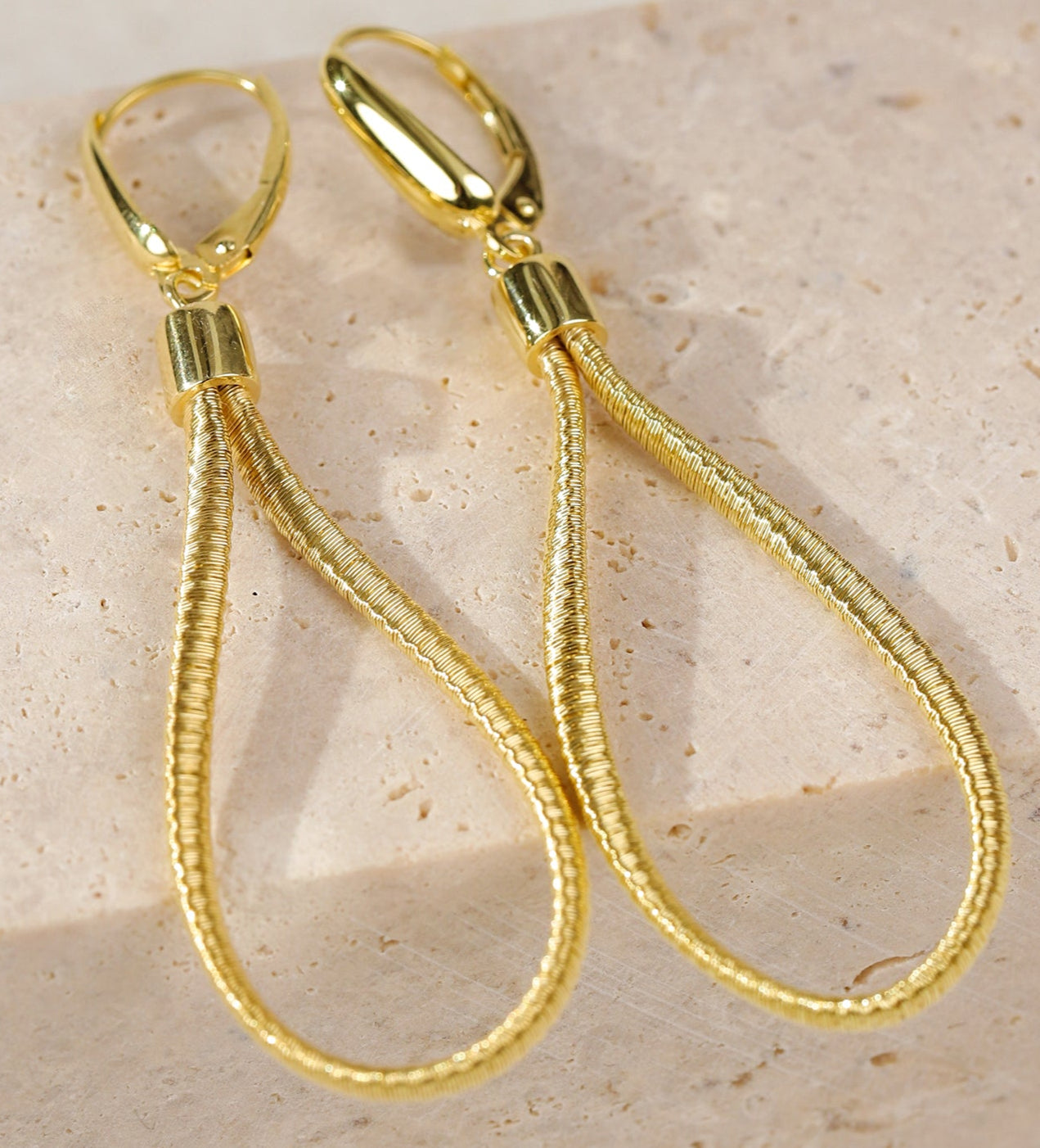 BLOOMVERE TEARDROP EARRINGS (GOLD)