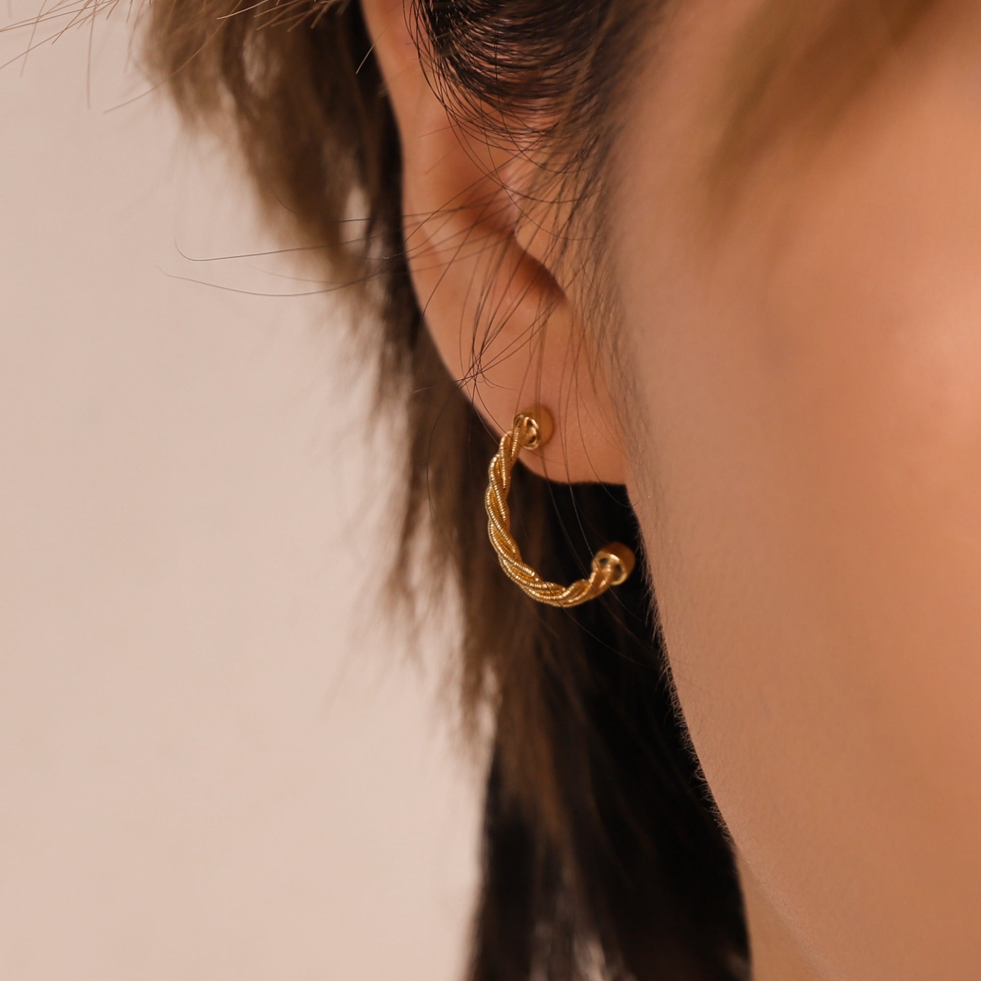 BLOOMVERE TWIST ROPE EARRINGS (GOLD)