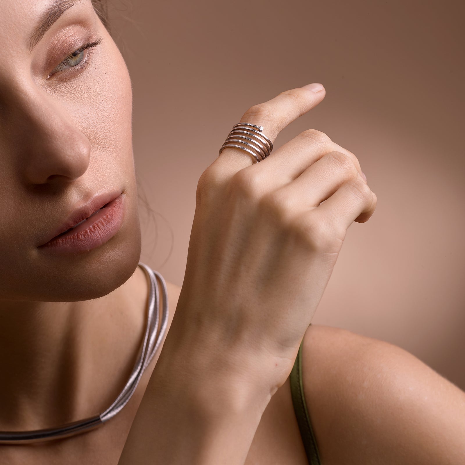 BLOOMVERE LINEAR RING