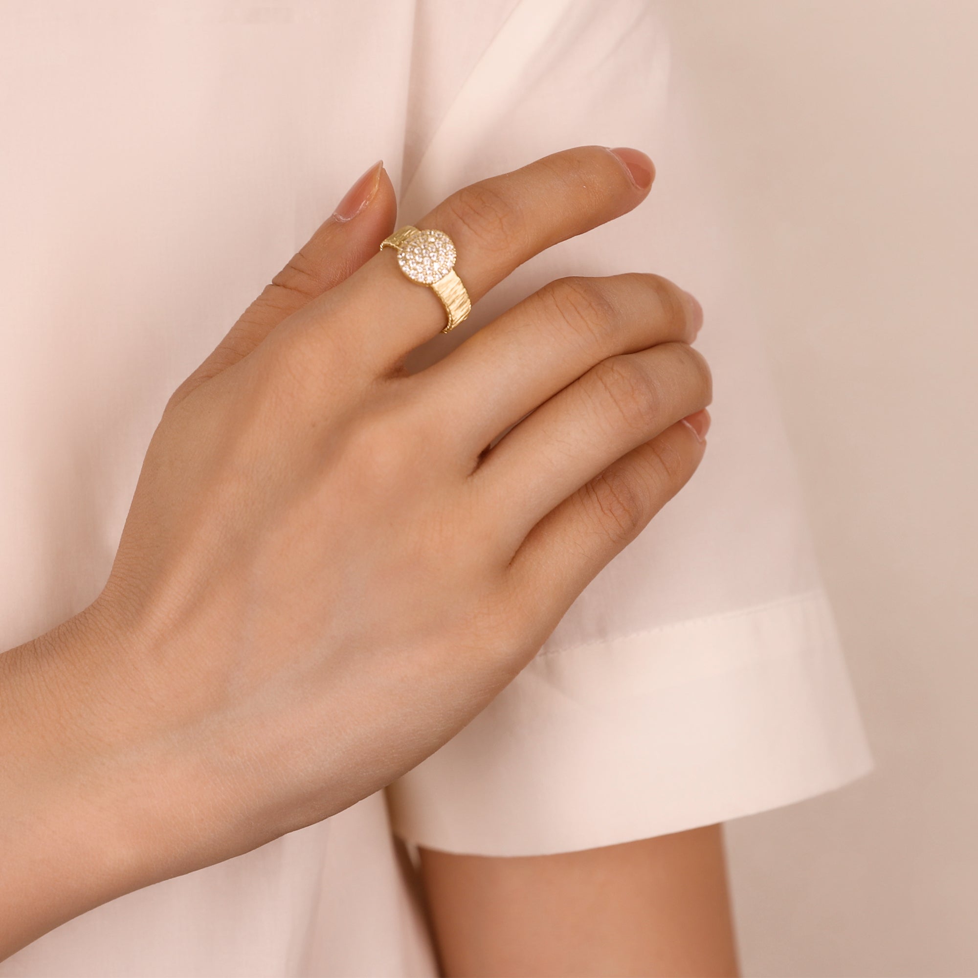 BLOOMVERE BRUSHED HAMMERED DIAMOND OVAL RING (GOLD)