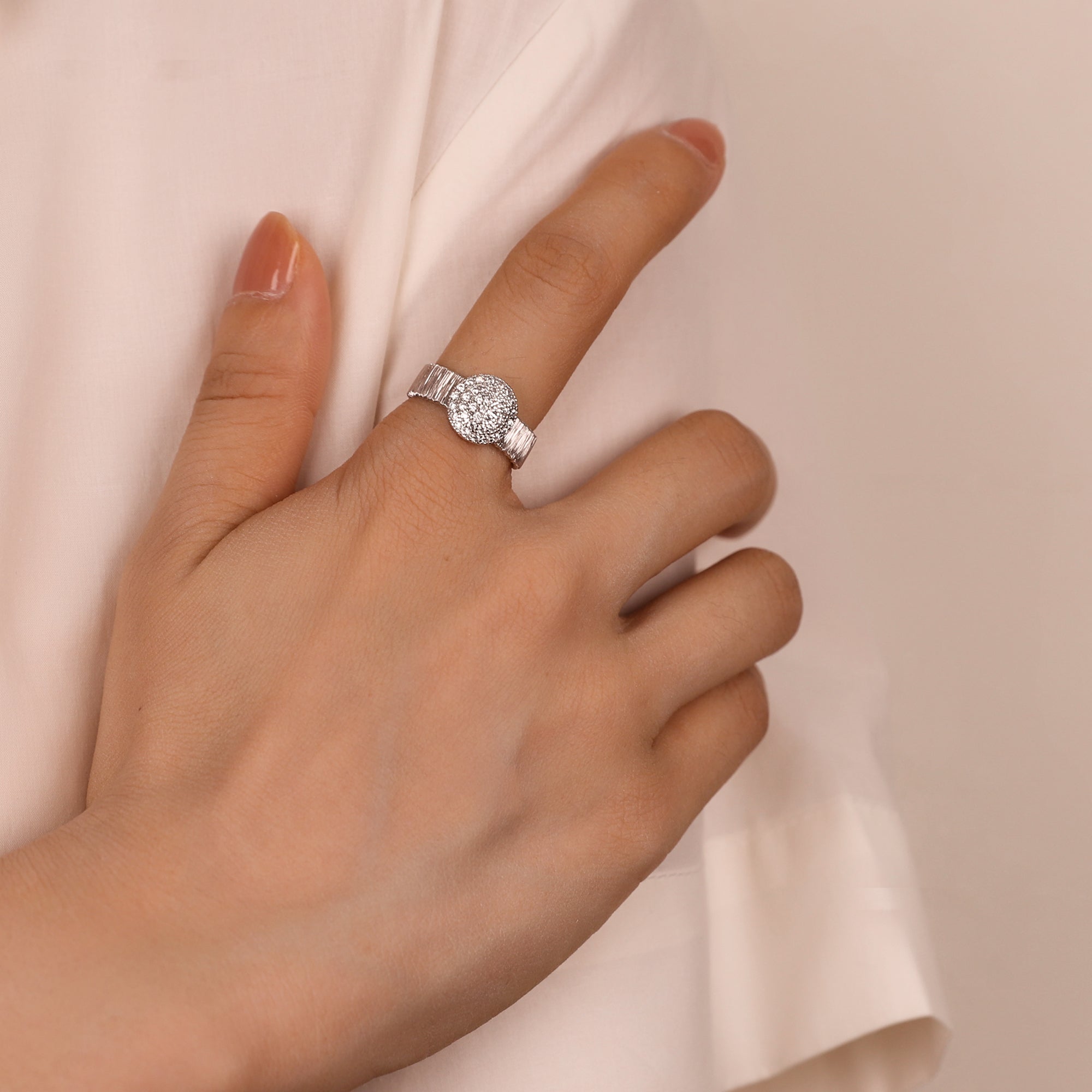 BLOOMVERE BRUSHED HAMMERED DIAMOND OVAL RING (SILVER)