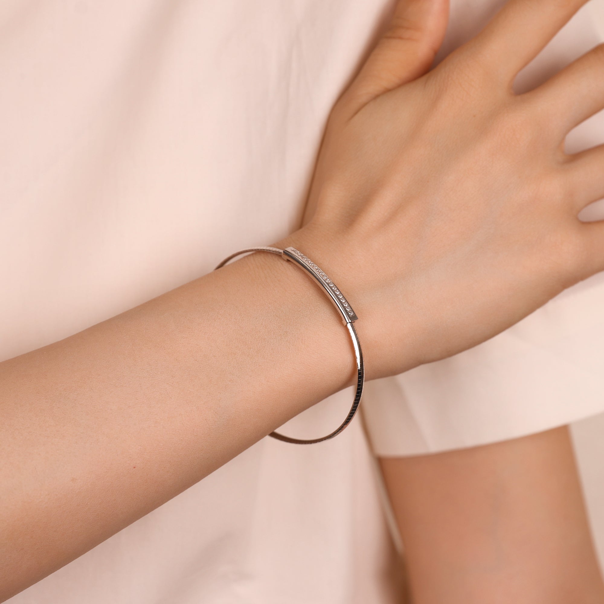 BLOOMVERE PAVÉ SHIMMER BANGLE