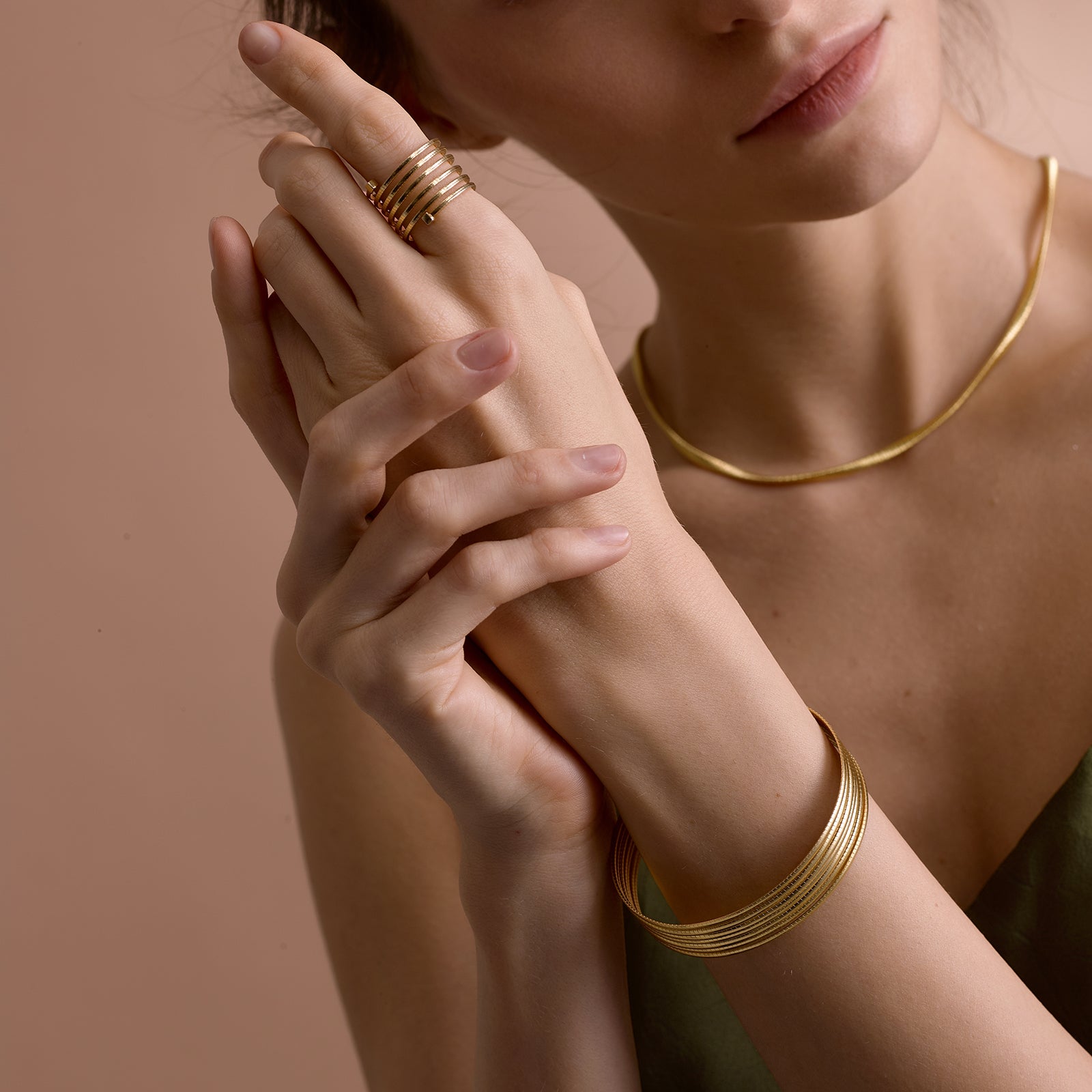 BLOOMVERE LINEAR BANGLE