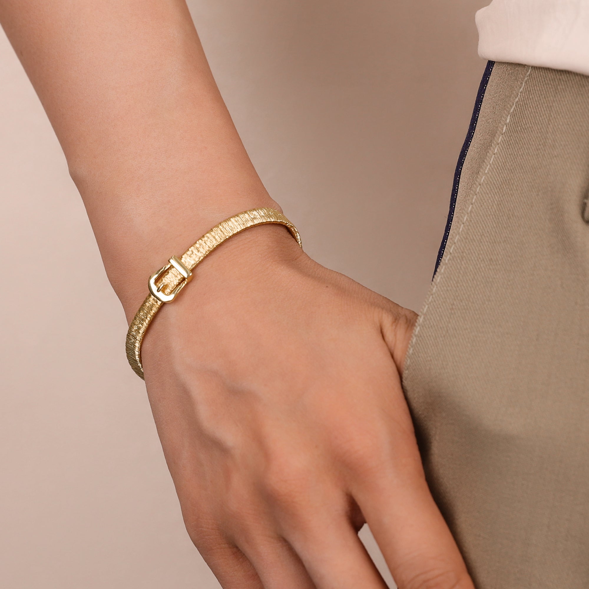 BLOOMVERE ADJUSTABLE BAND BRACELET (GOLD)