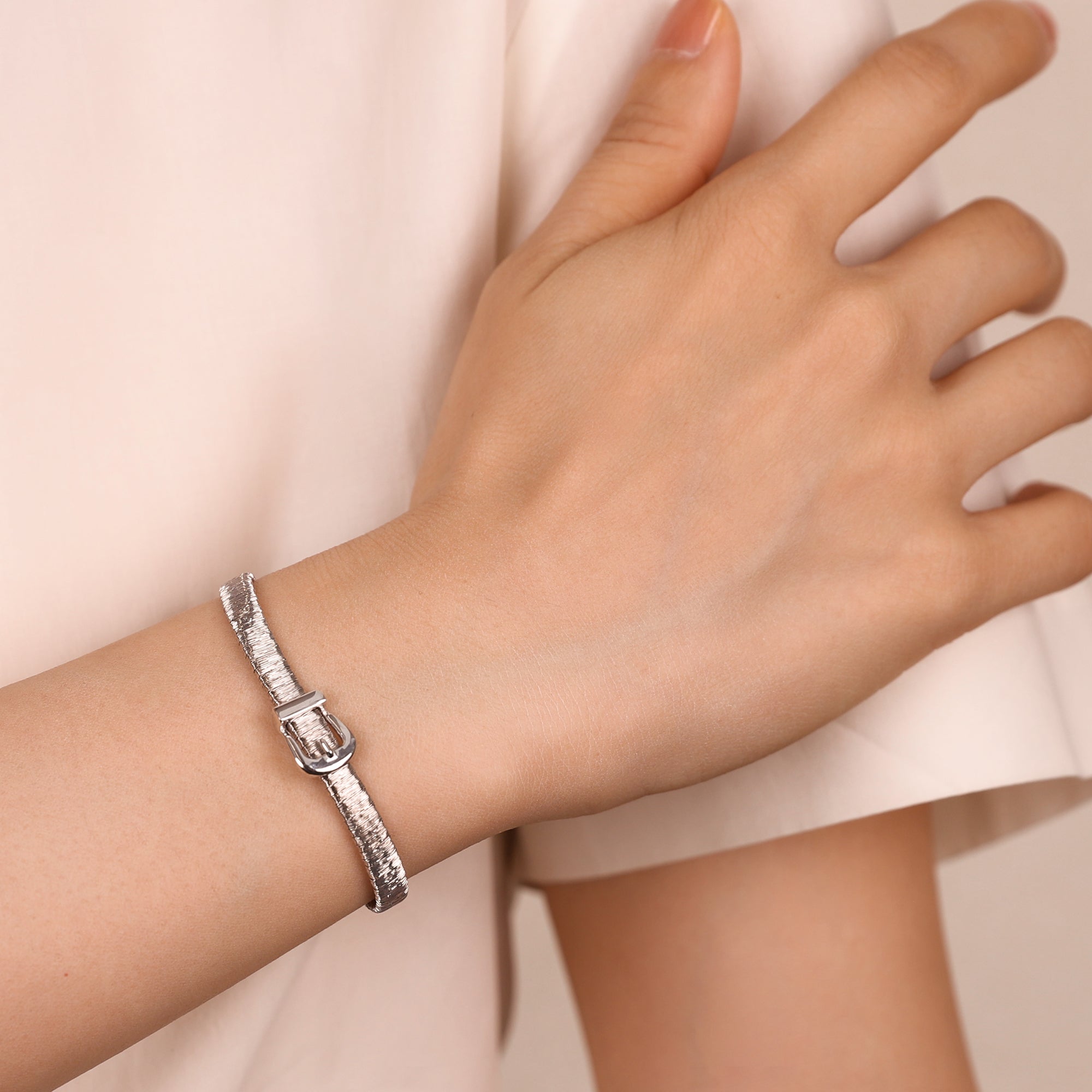 BLOOMVERE ADJUSTABLE BAND BRACELET (SILVER)
