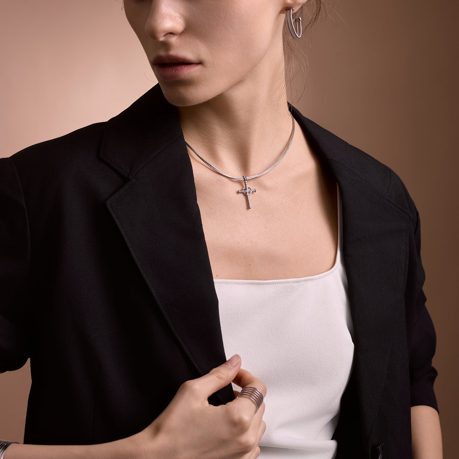 BLOOMVERE CROSS ADJUSTABLE NECKLACE