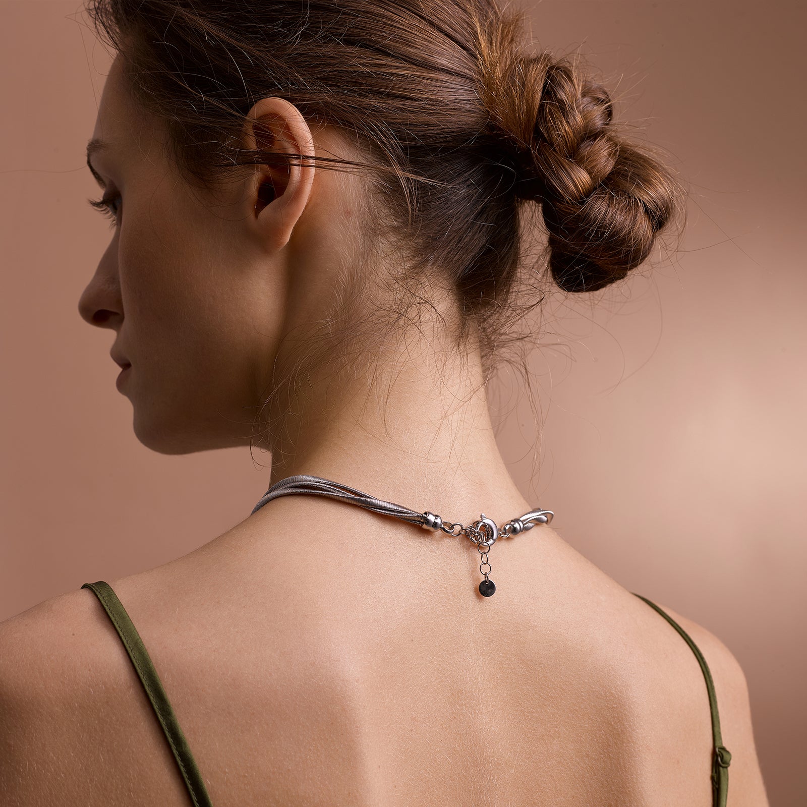 BLOOMVERE 3-STRAND COIL NECKLACE