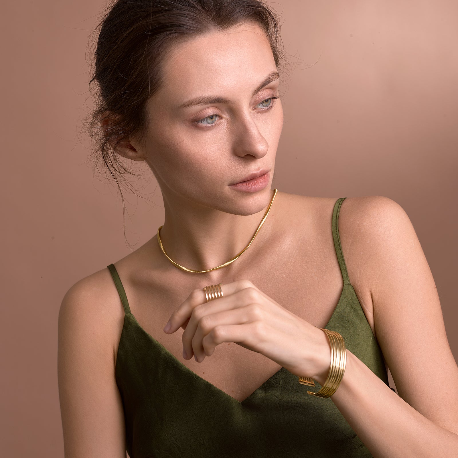 BLOOMVERE TWISTED NECKLACE