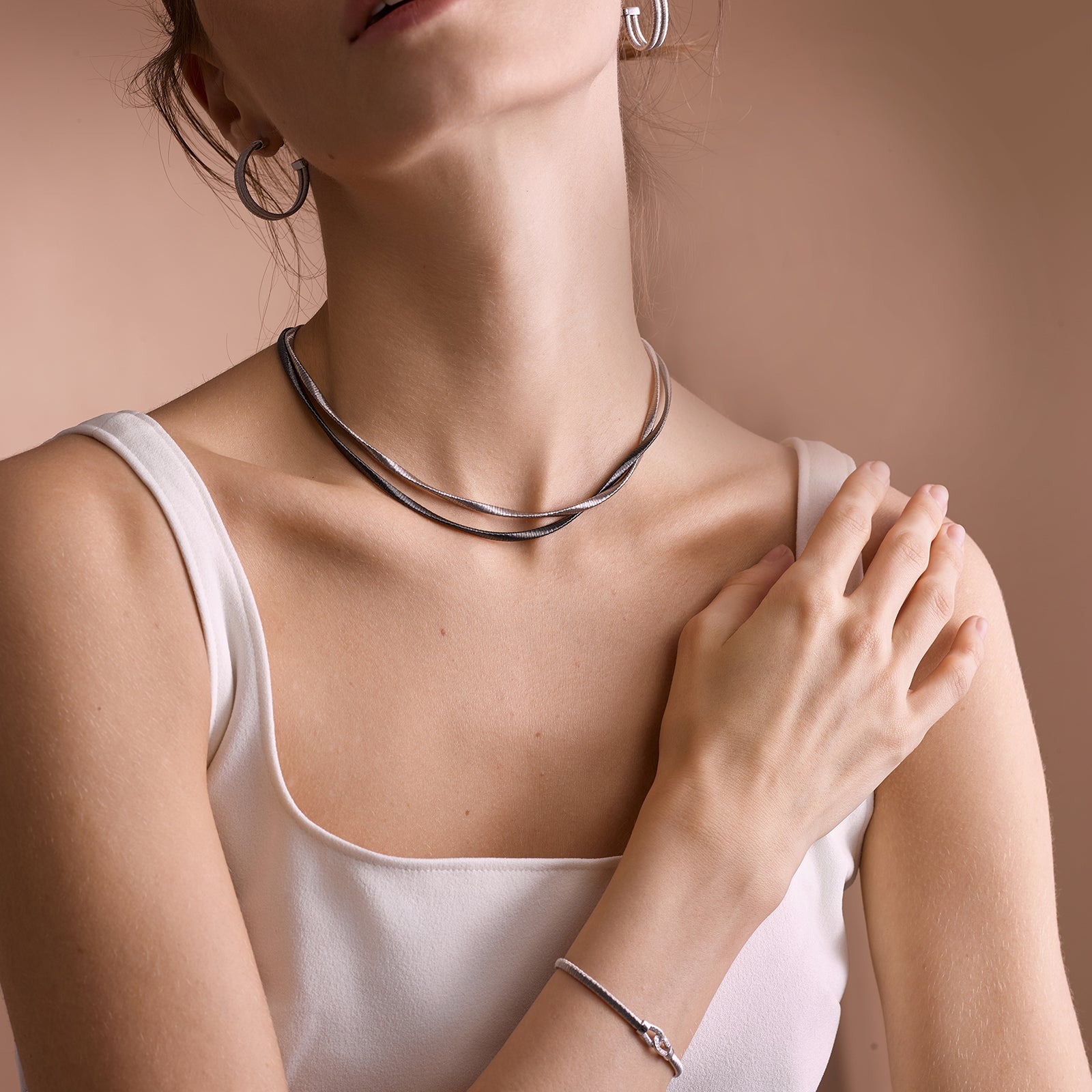 BLOOMVERE 2-STRAND COIL NECKLACE