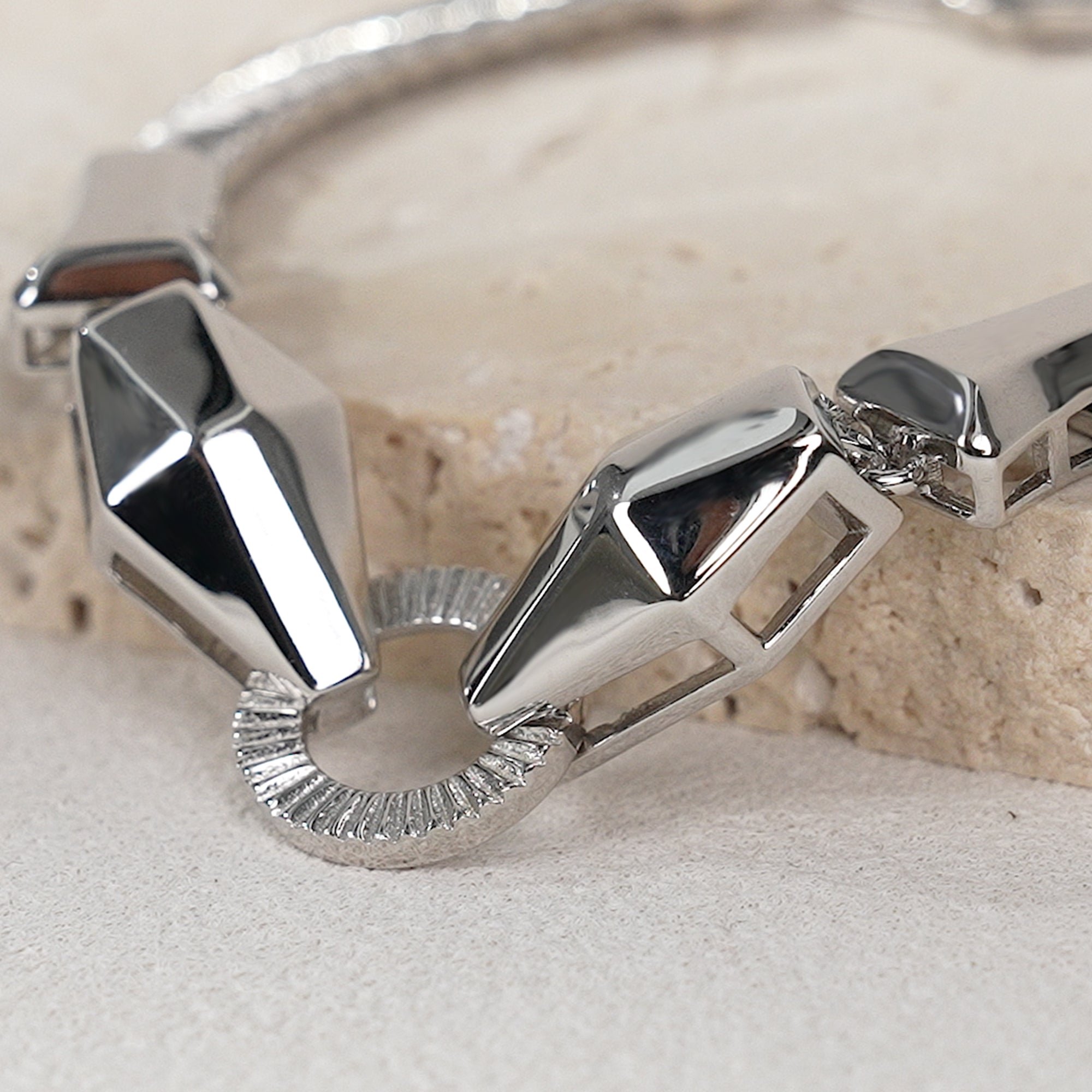 BLOOMVERE ORIENTAL SERPENT BRACELET (SILVER)