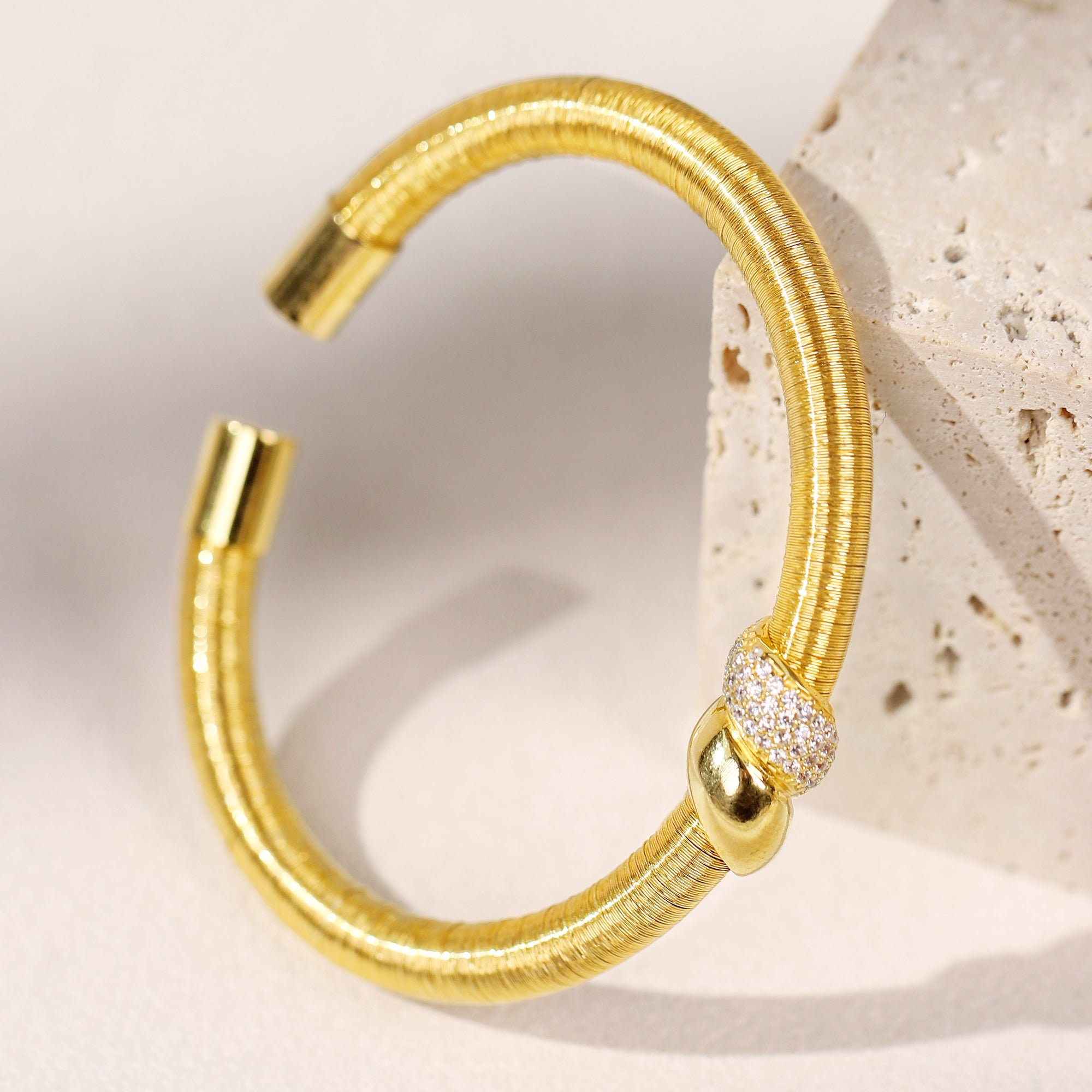 BLOOMVERE ADJUSTABLE BOLD BANGLE