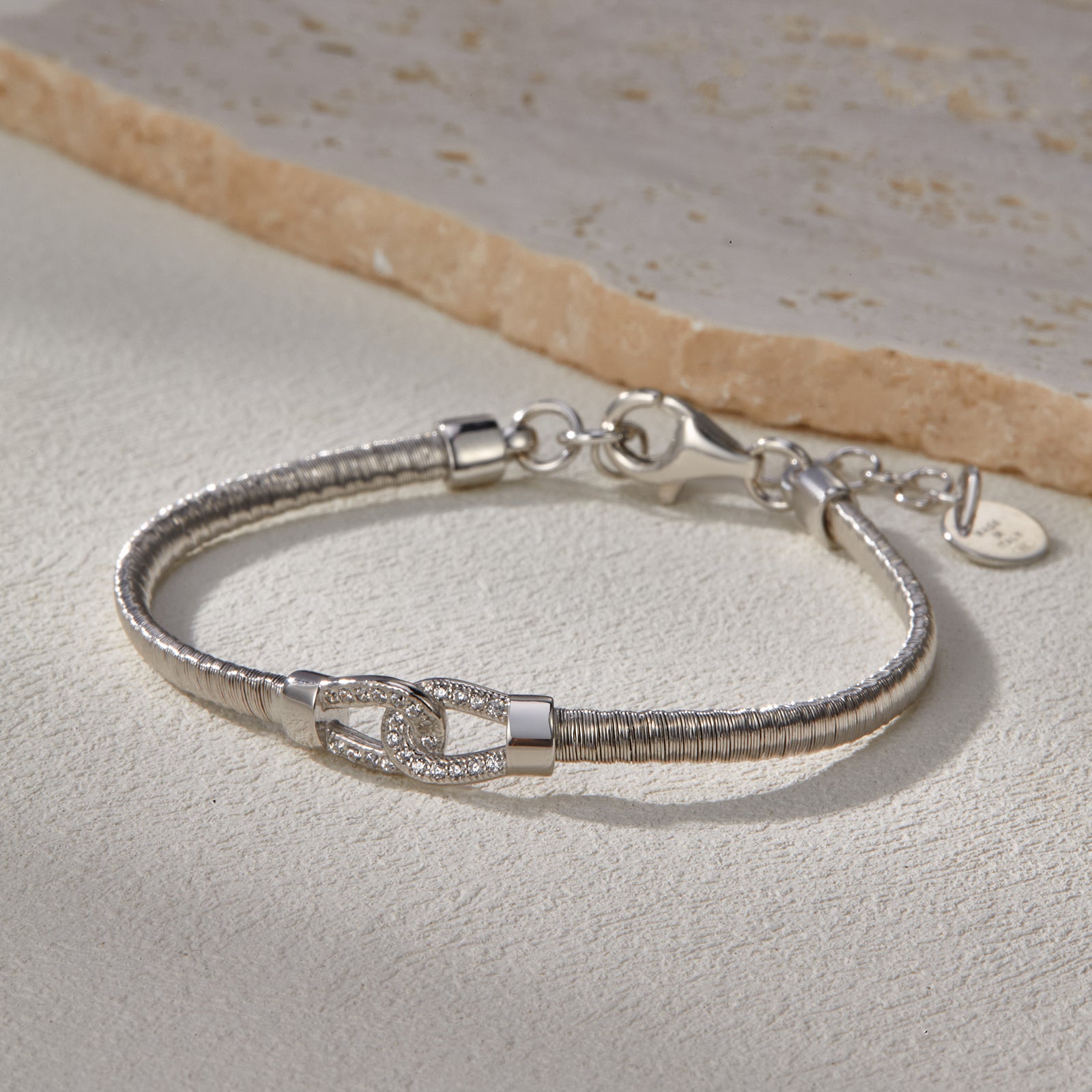 BLOOMVERE ADJUSTABLE BUCKLE BRACELET