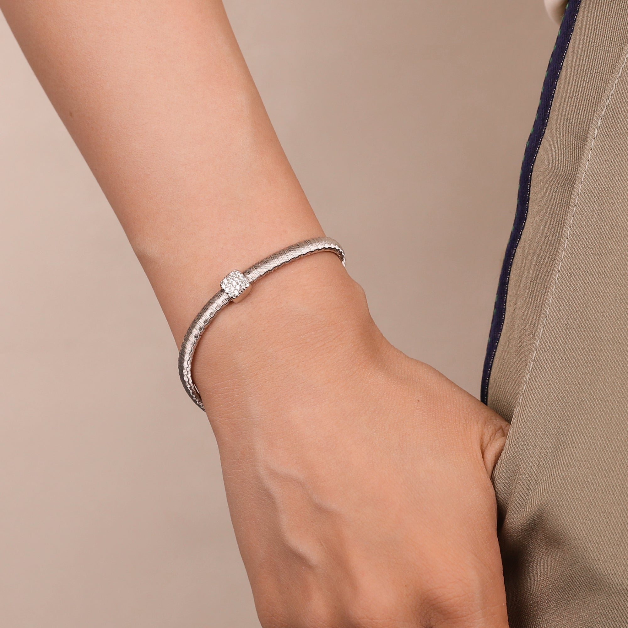 BLOOMVERE SQUARE SUGAR BEZEL ADJUSTABLE BRACELET