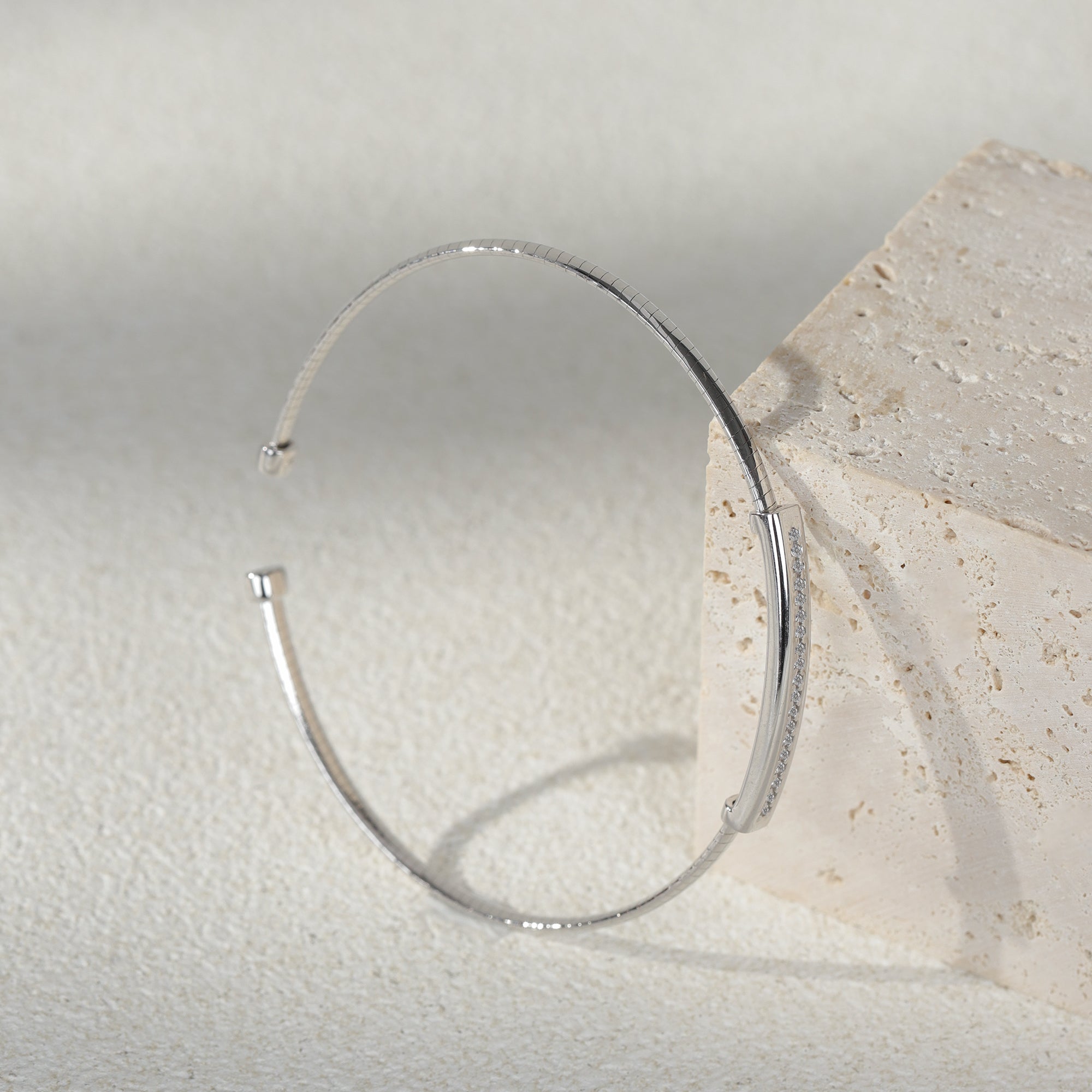 BLOOMVERE PAVÉ SHIMMER BANGLE