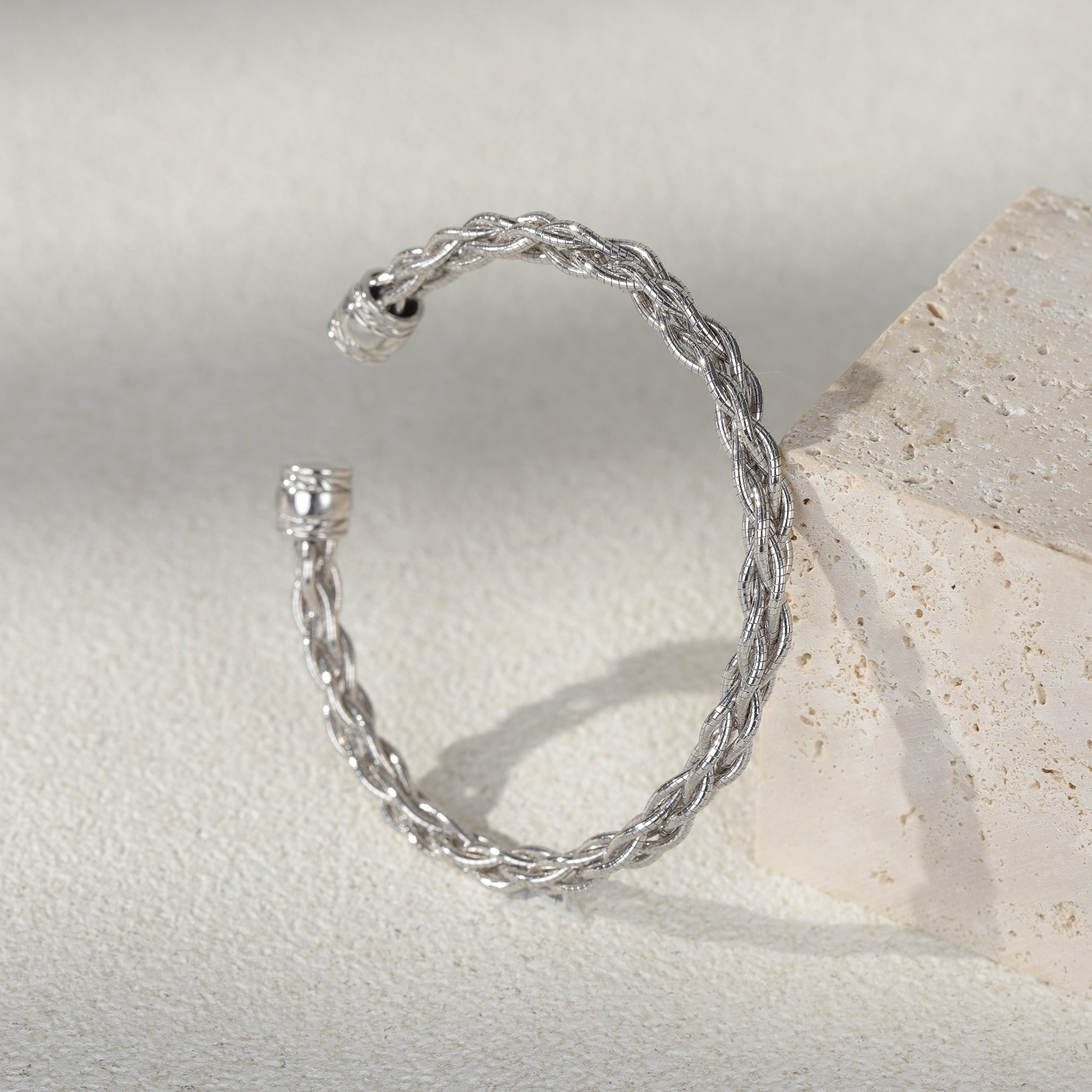 BLOOMVERE TWISTED BRAIDED BANGLE