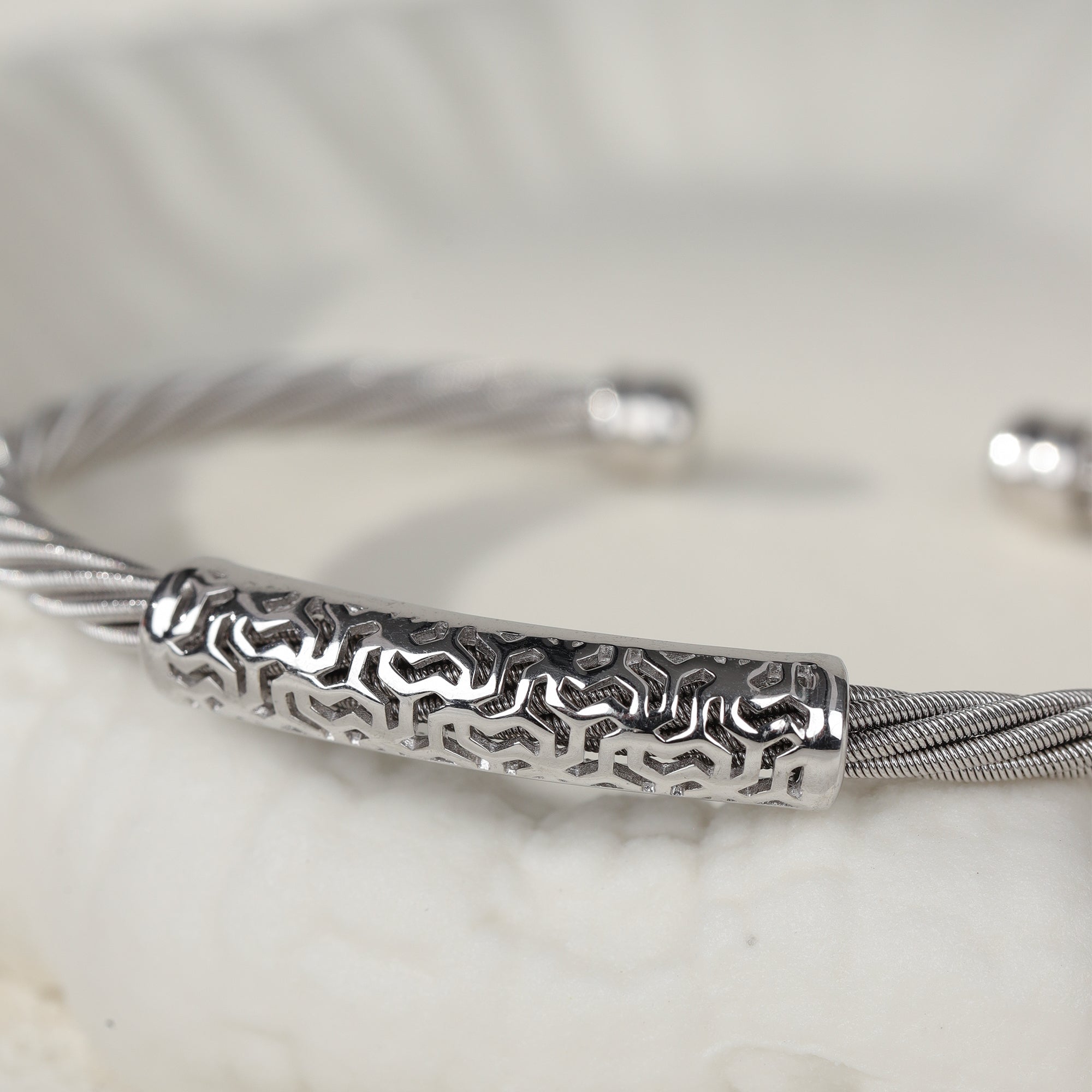 BLOOMVERE SILVER-WRAPPED VINTAGE BANGLE