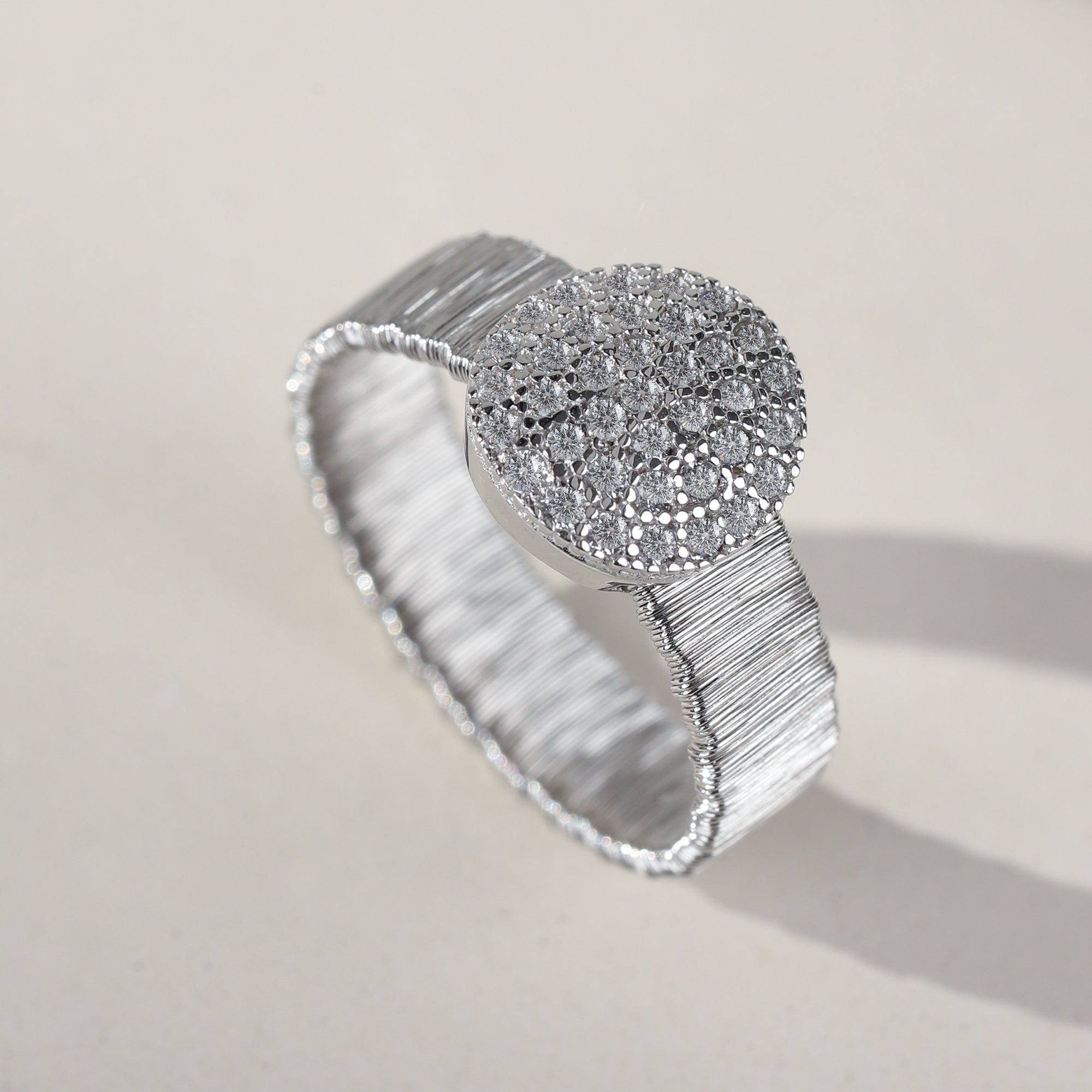BLOOMVERE BRUSHED HAMMERED DIAMOND OVAL RING (SILVER)
