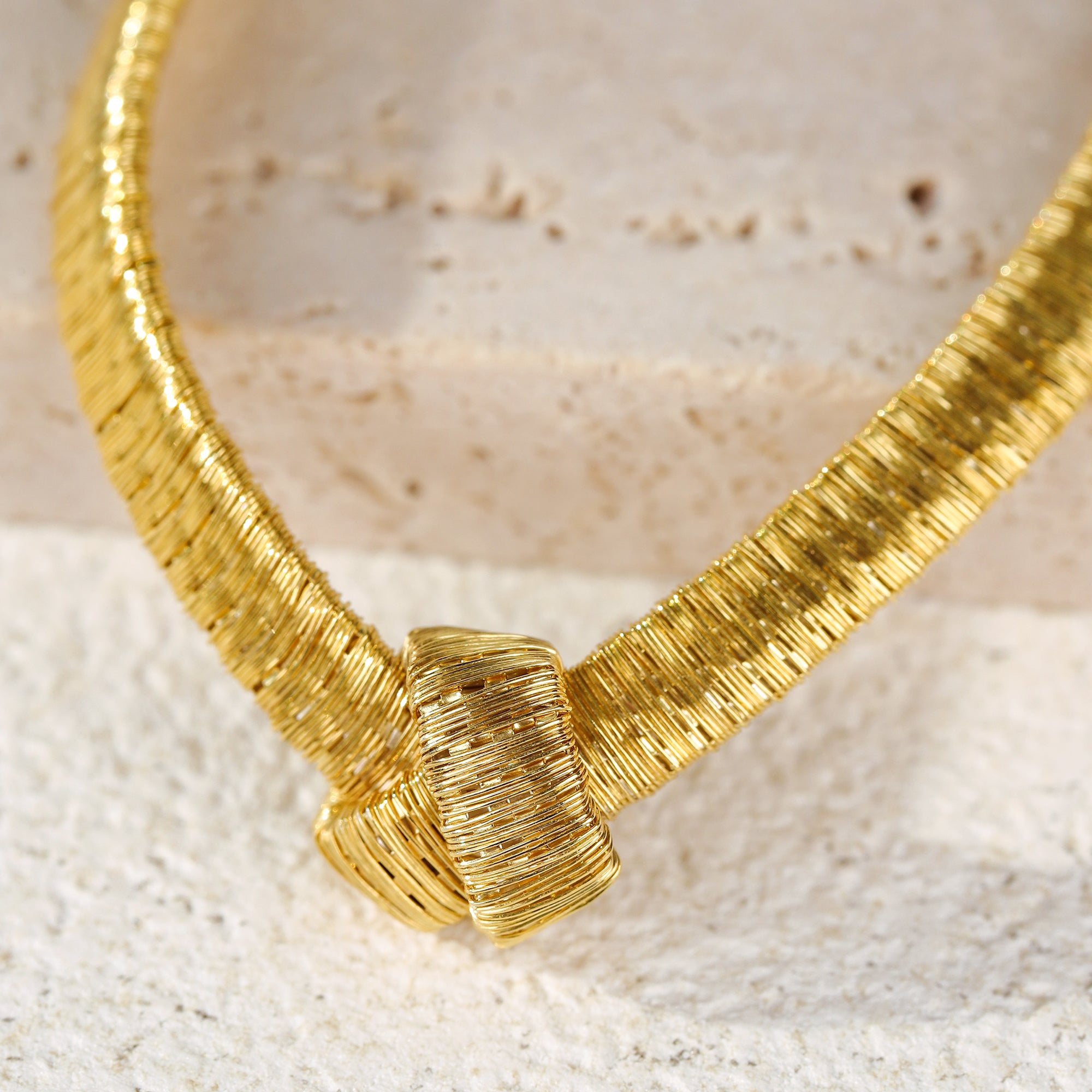 BLOOMVERE ADJUSTABLE KNOT BRACELET