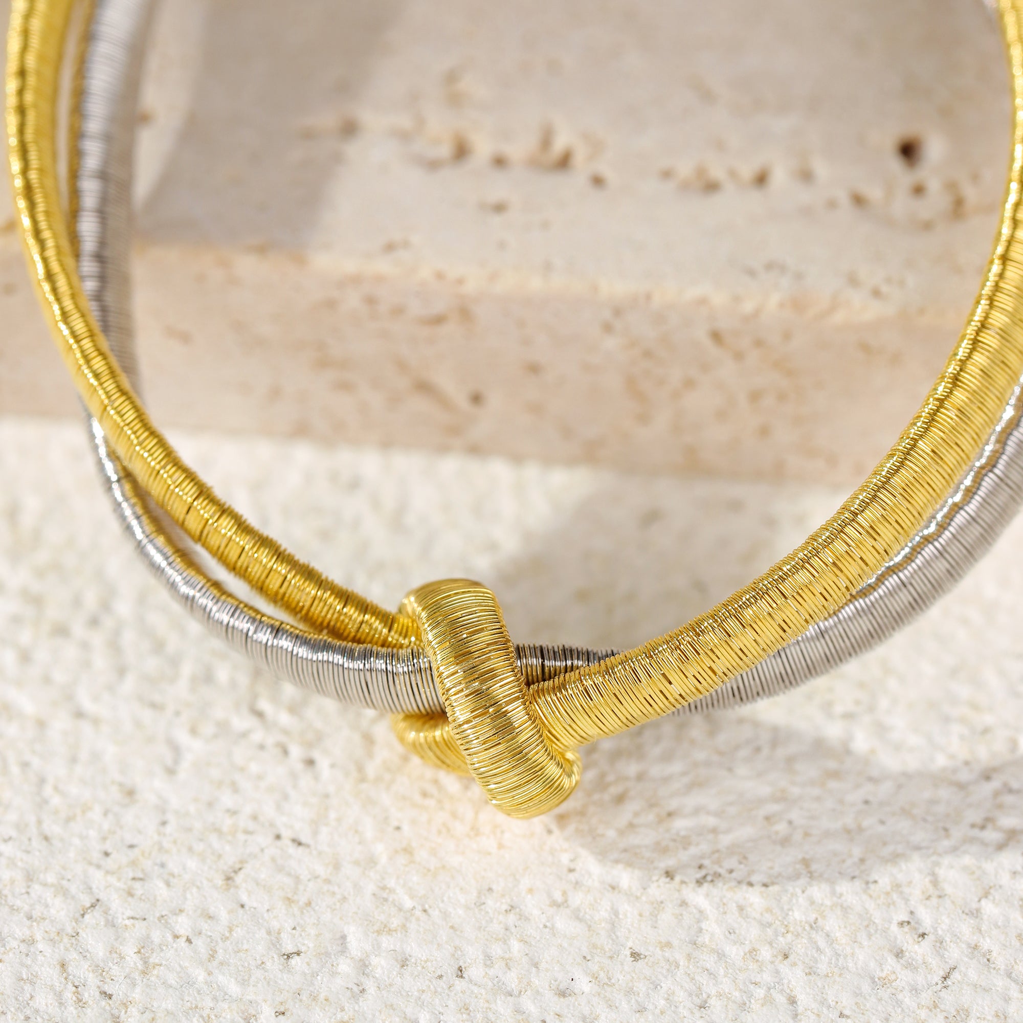 BLOOMVERE TWO-TIER WOVEN KNOT BRACELET (GOLD)