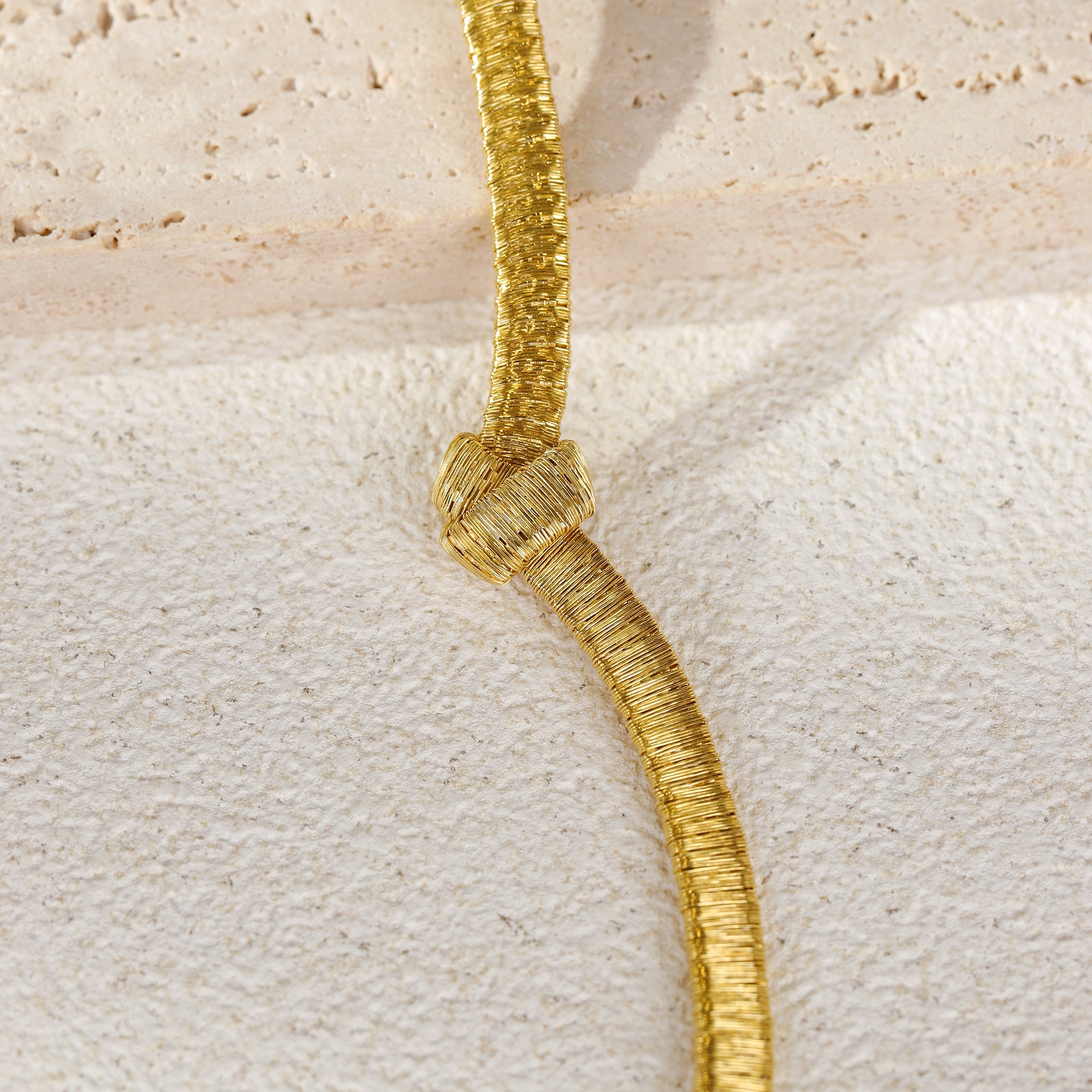 BLOOMVERE ADJUSTABLE KNOT BRACELET