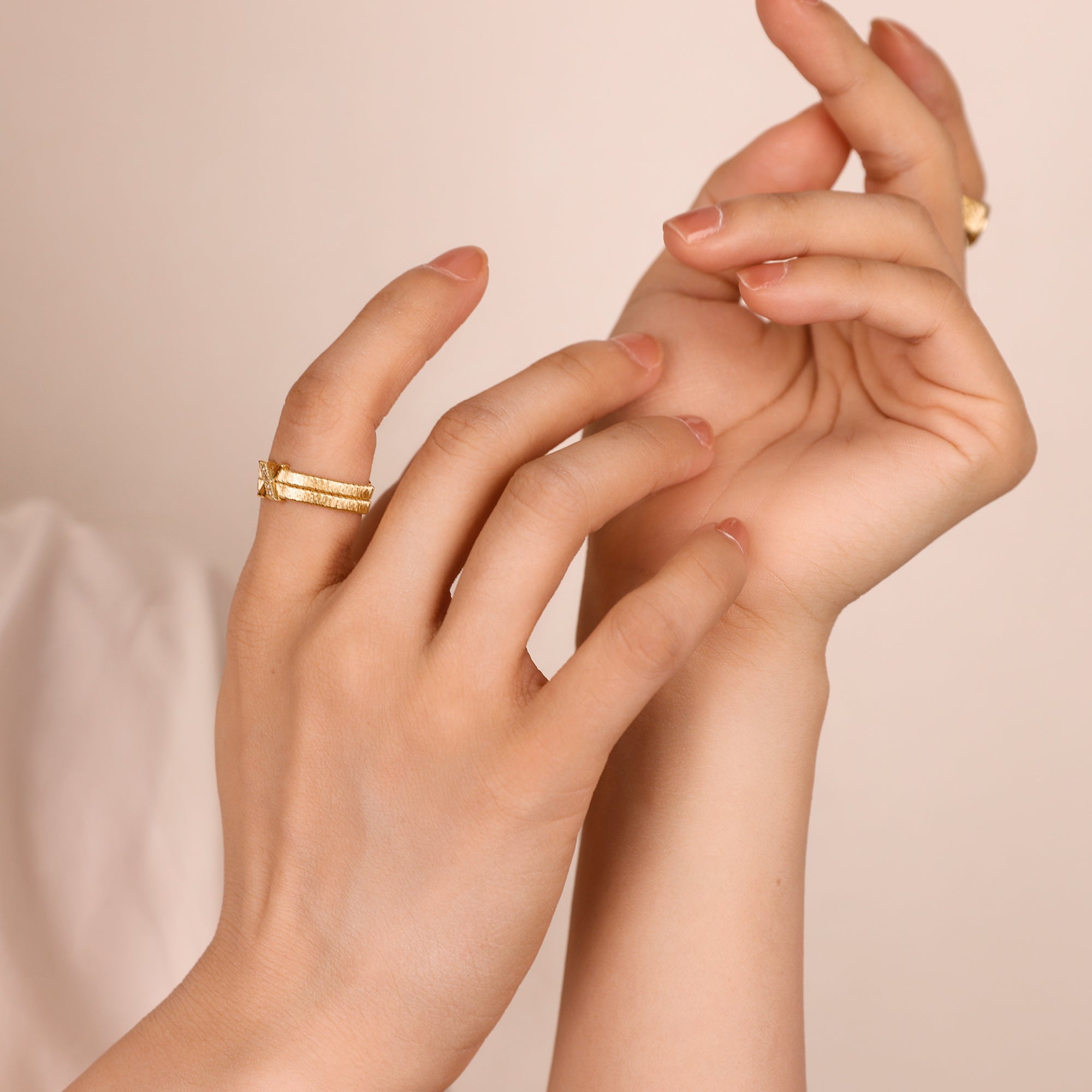 BLOOMVERE WIDE SHINY DIAMOND RING (GOLD)
