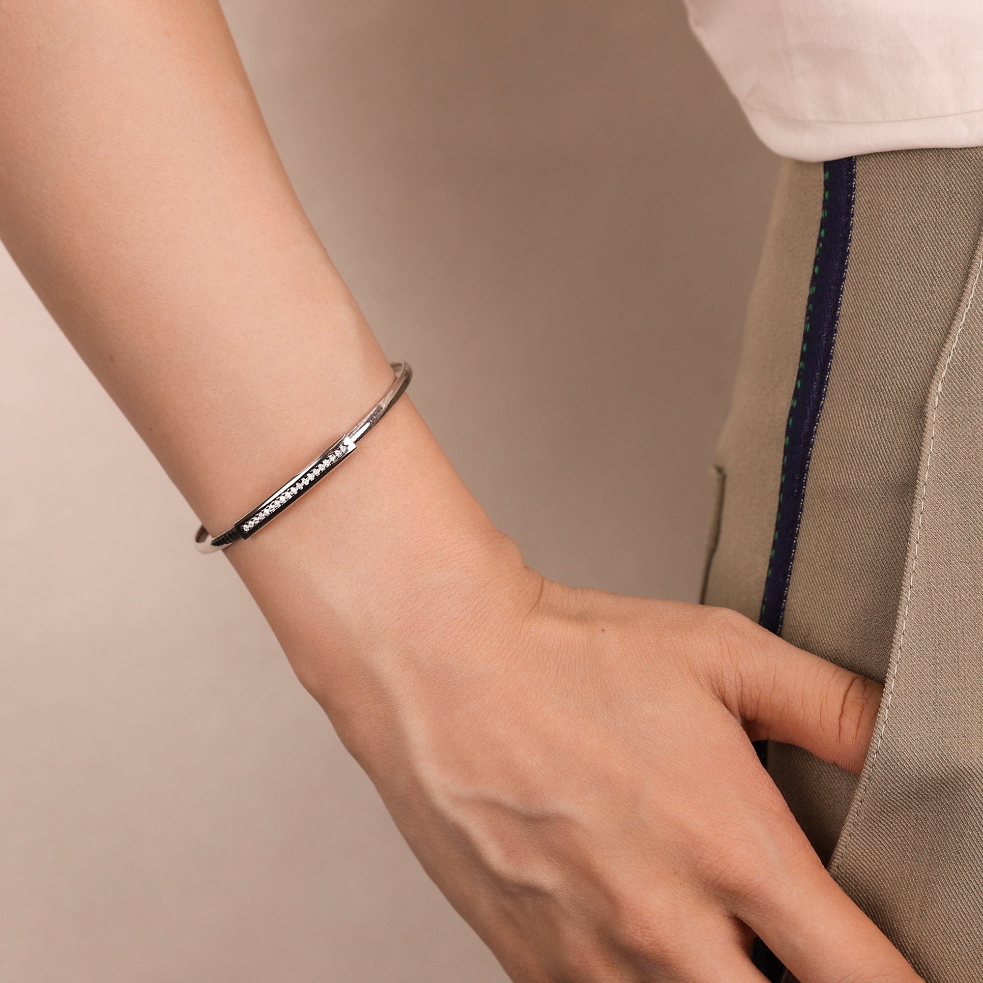 BLOOMVERE PAVÉ SHIMMER BANGLE