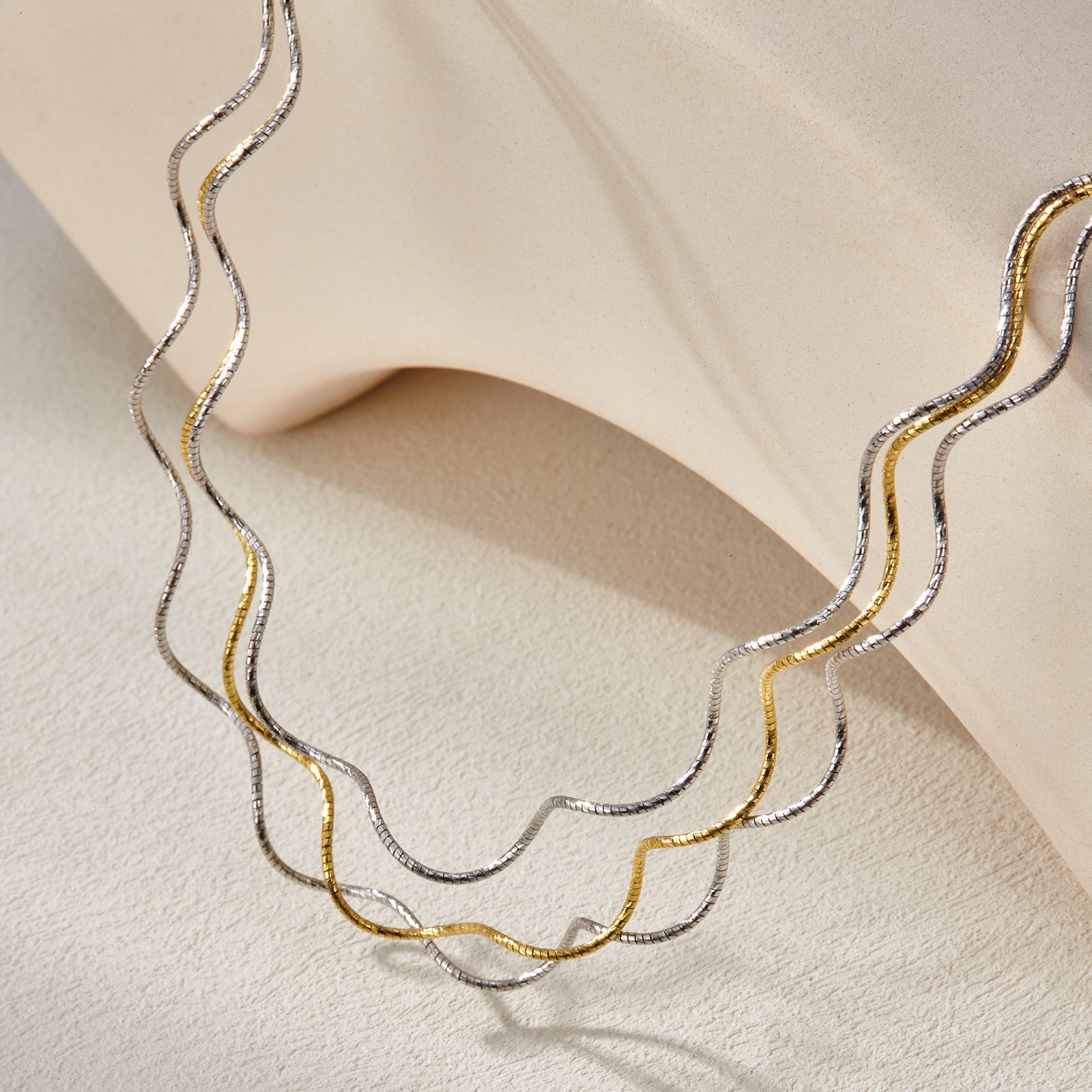 BLOOMVERE 3-STRAND MIXED NECKLACE